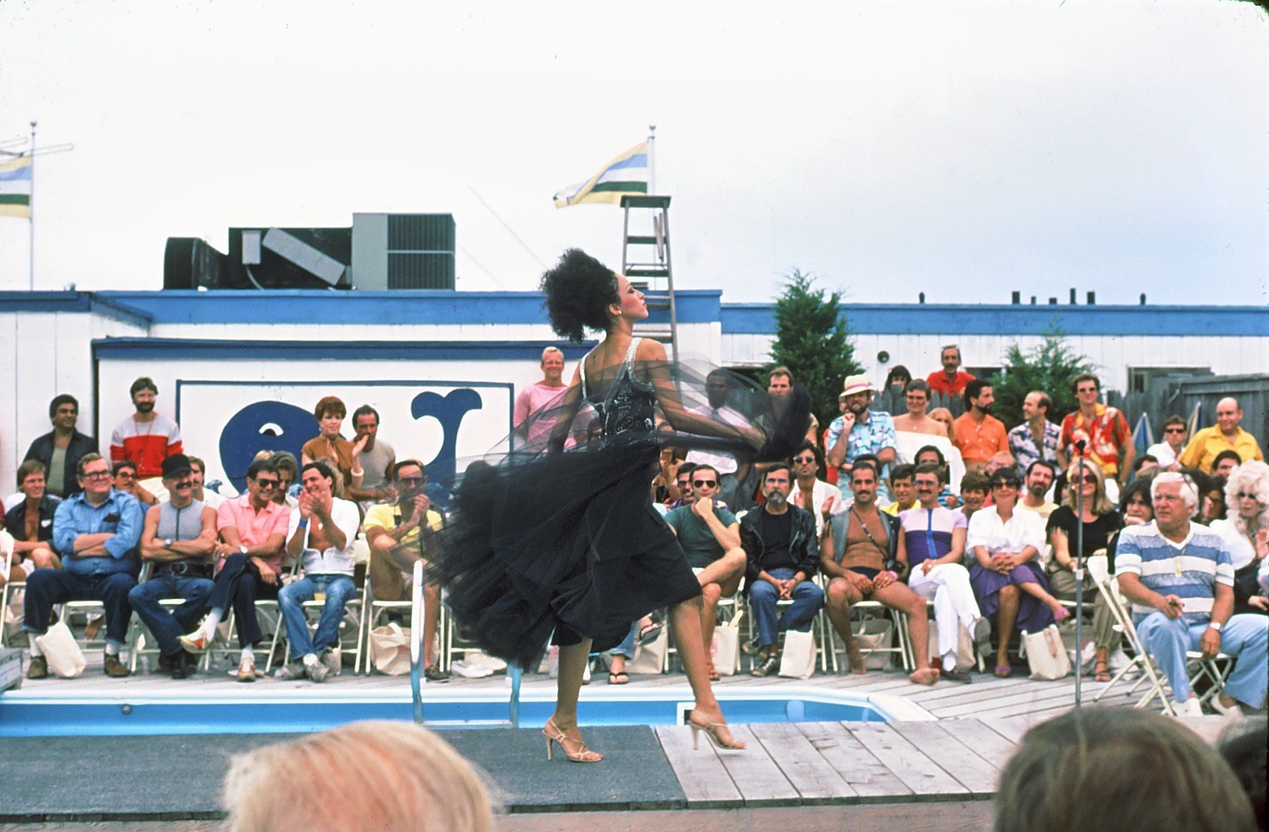 Pat Cleveland model at Pines Fashion show 1981.jpg
