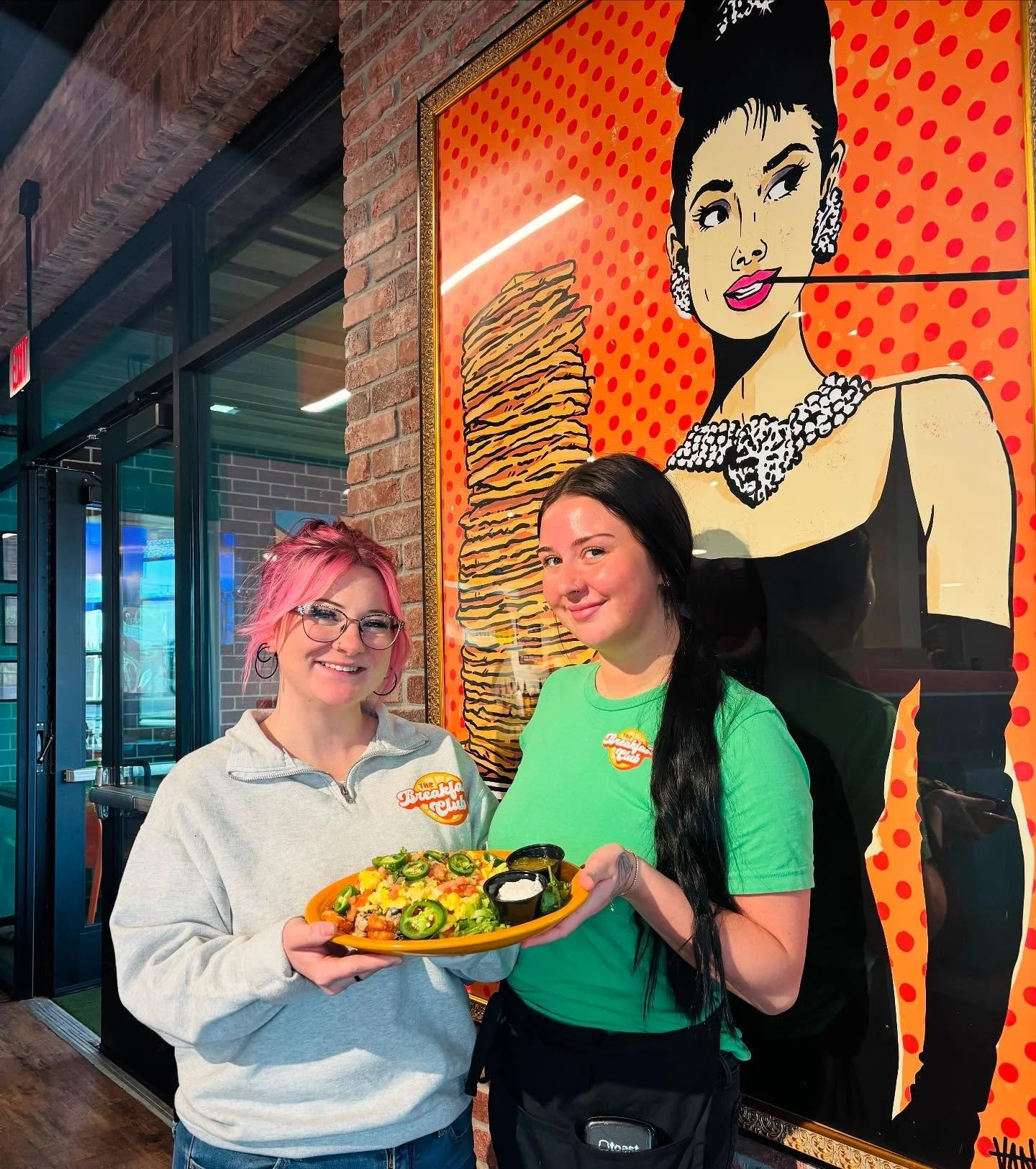 Let&rsquo;s have a fun filled Sunday funday🙌🏻 Pregame here before today&rsquo;s playoffs begin🏈 Cheers to a good brunch✨