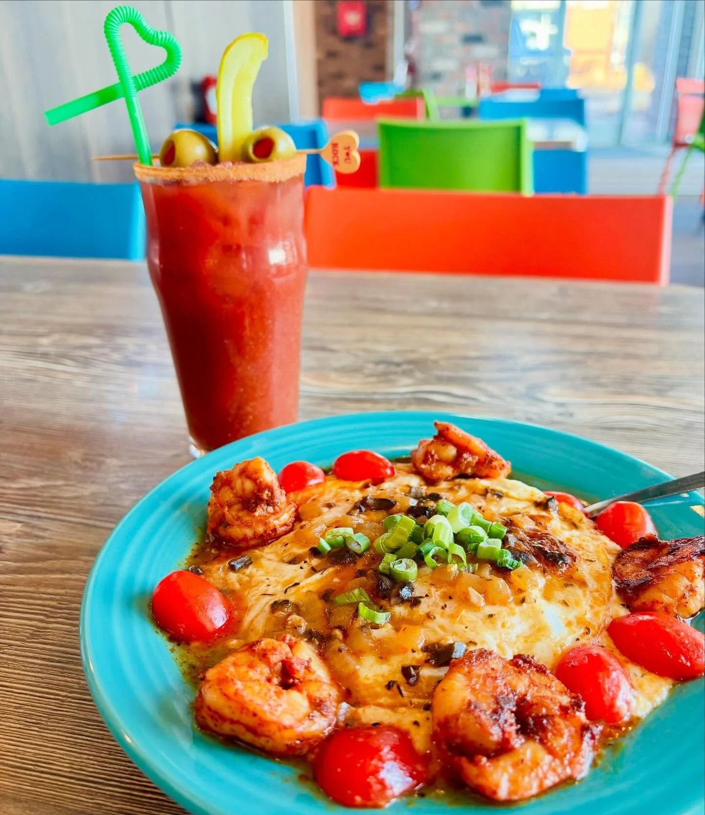 It&rsquo;s a Shrimp and Grits kind of Thursday🍤✨ Make it better enjoying it with a Bloody Mary!

#thebreakfastclub #shrimpandgrits #supportlocal #letsbrunch #dsm #wdm #ankeny #comeout #thursday