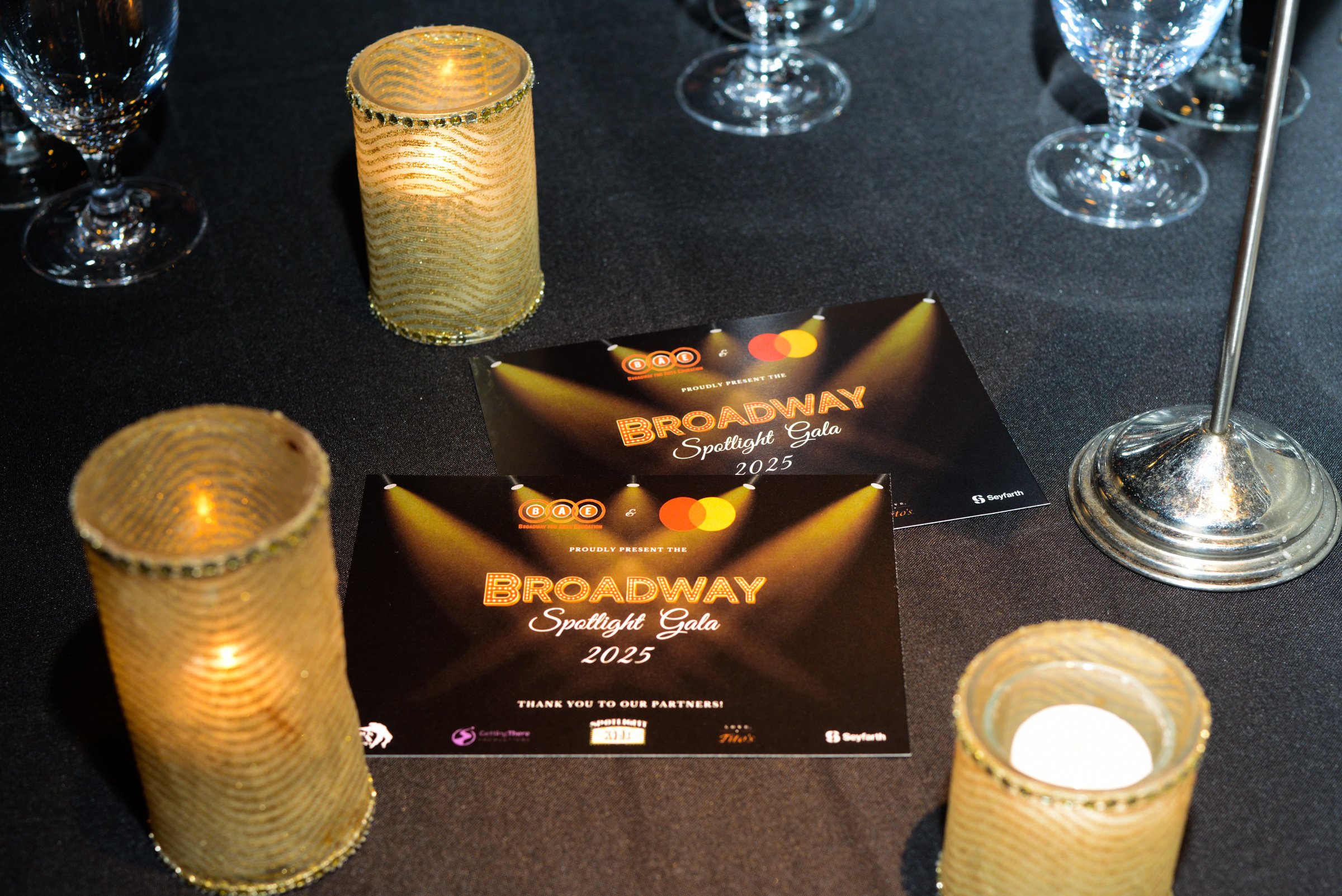 002_251116_BAE_GALA_4810.jpg