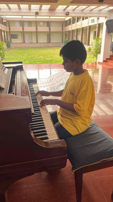 Building Confidence Through Consistency: Thamu’s Piano Journey&nbsp;