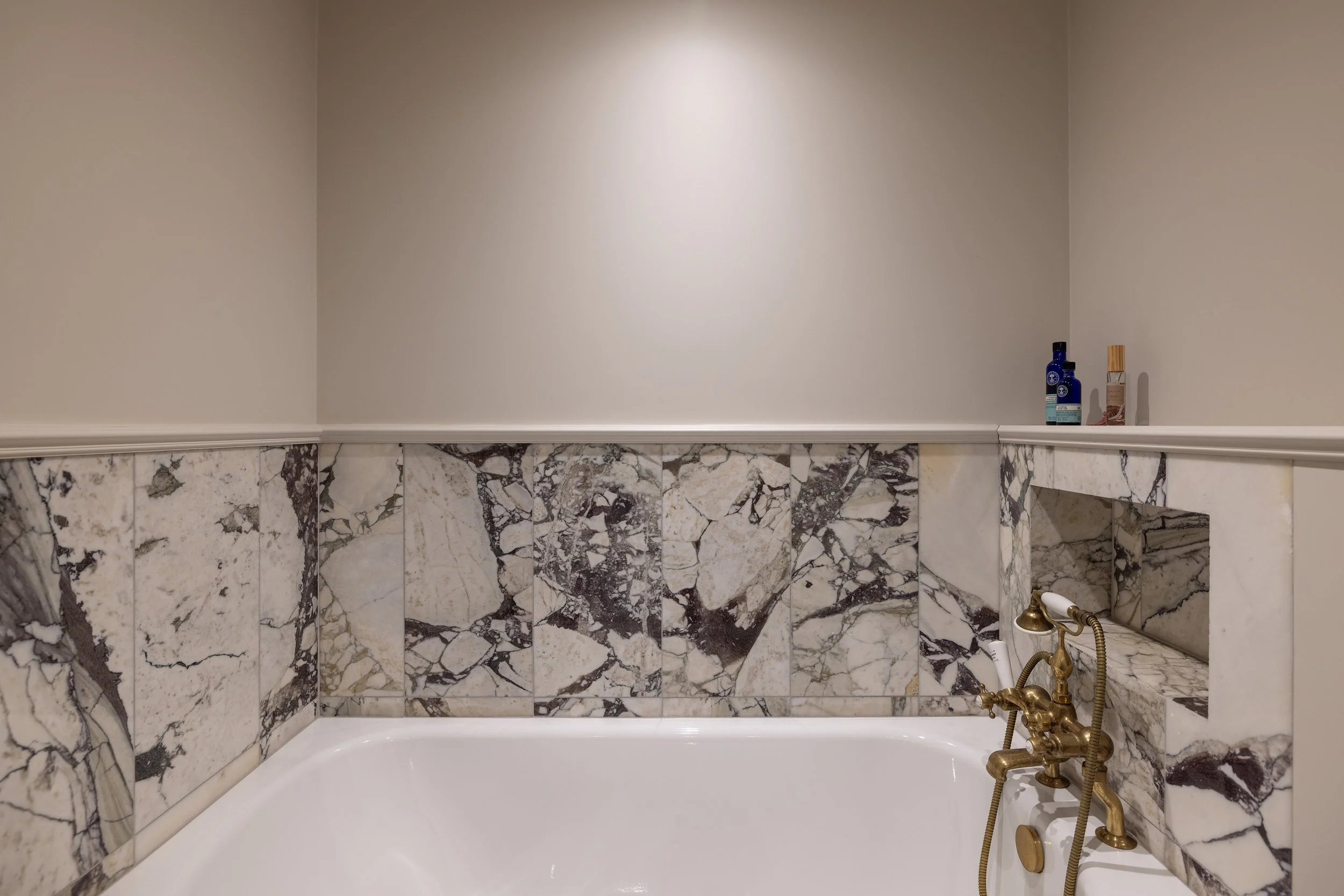 West-Brompton-Apartment-For-Rent-Tregunter-Road-13_Lo.jpg