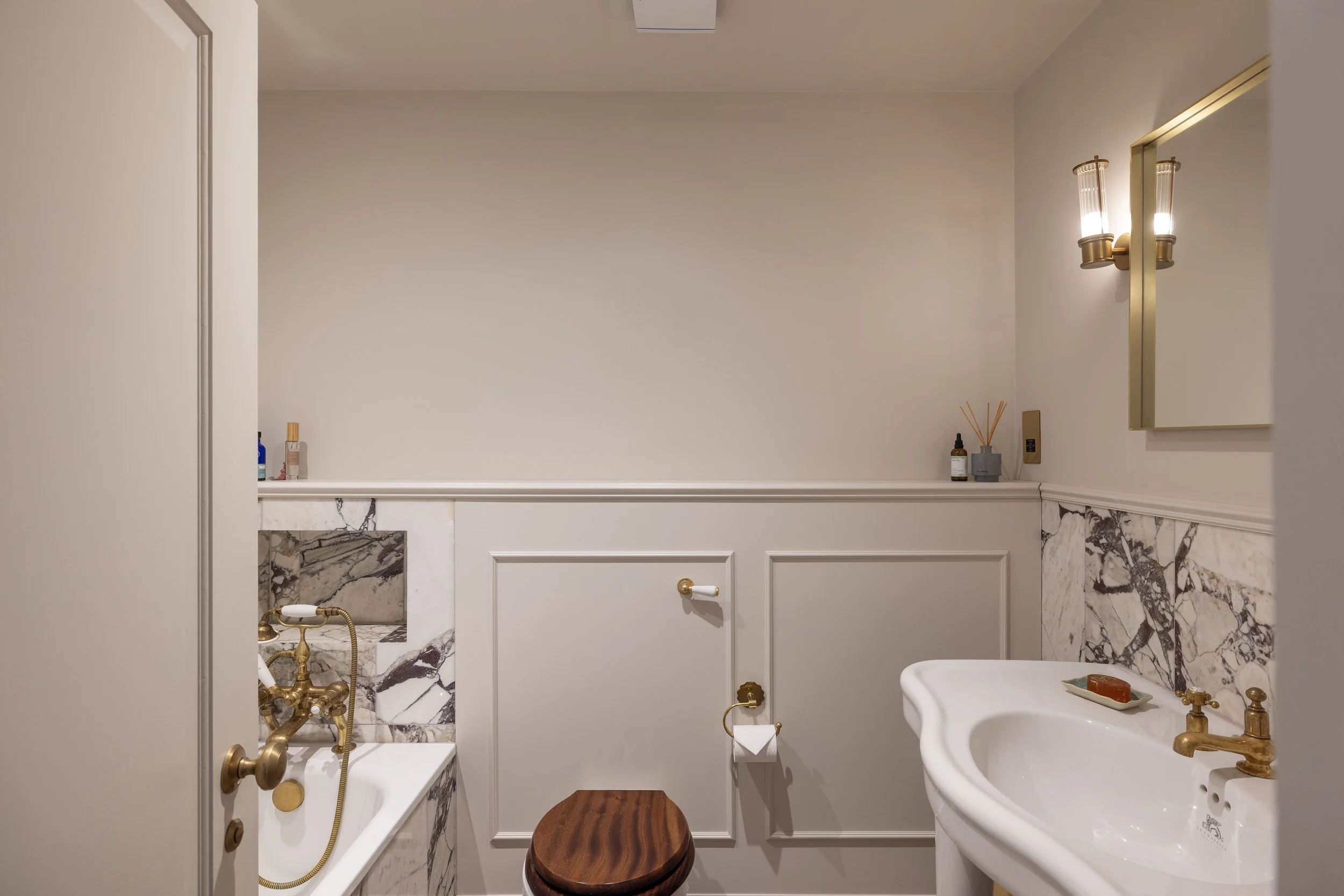 West-Brompton-Apartment-For-Rent-Tregunter-Road-11_Lo.jpg