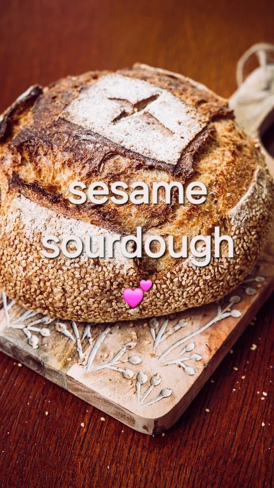 WE ❤️ GLUTEN
.
.
.
.
.
.
.
#Sourdough #sourdoughbreadclub #sourdoughbread #sourdoughstarter #828isgreat #boonenc #highcountry #highcountrync #pastry #pastries #baker #bakers #bakery #cottagebakery #loaf #loaves #bread #croissant #pastelito #danishes
