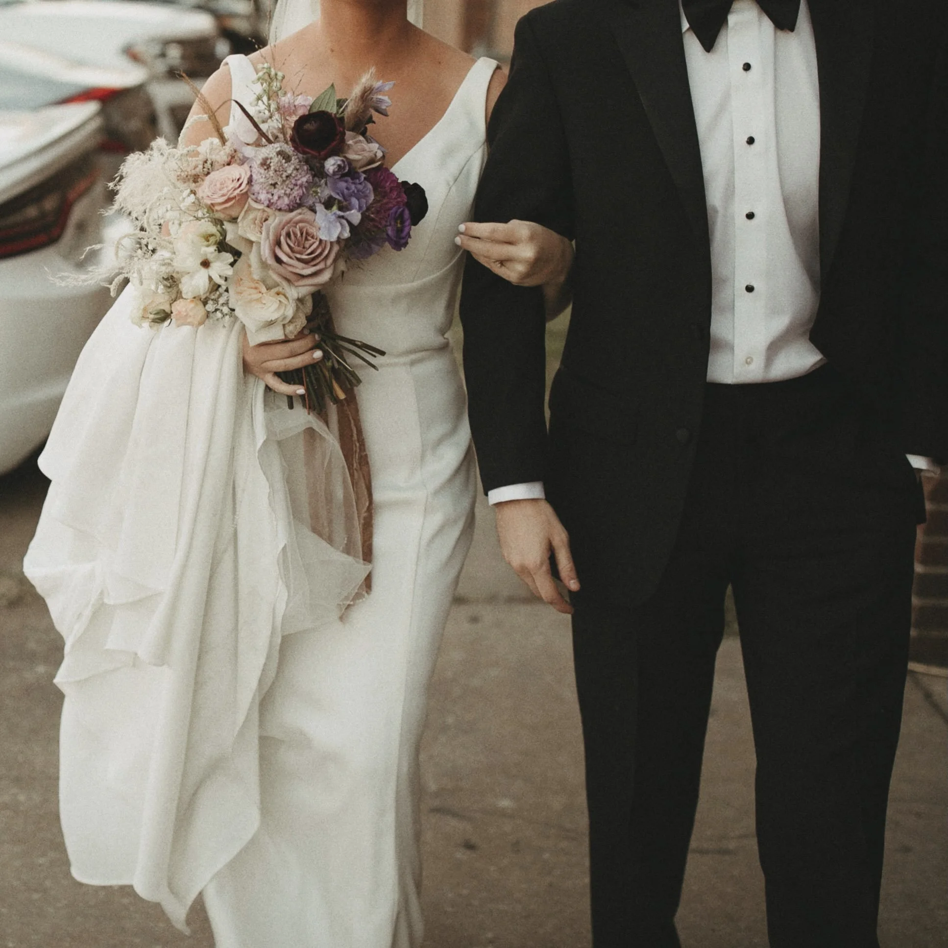 from ivory to lavender, every bloom had its place

🤍

#floraldesign #florals #alabamawedding #alabamaweddings #southernwedding weddingflowers alabamabride birminghamweddings bhamwedding southernbride flowersofinstagram birminghamflorist alabamaflori