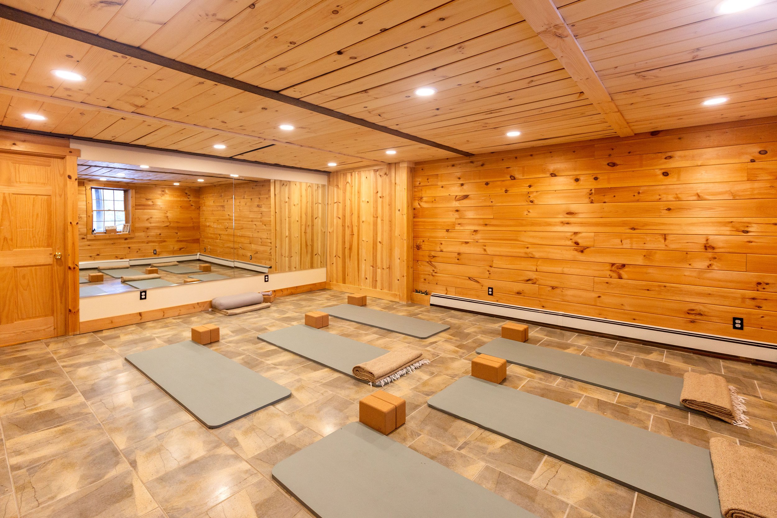 BullsHead_Interior_FinalSelects_115.jpg