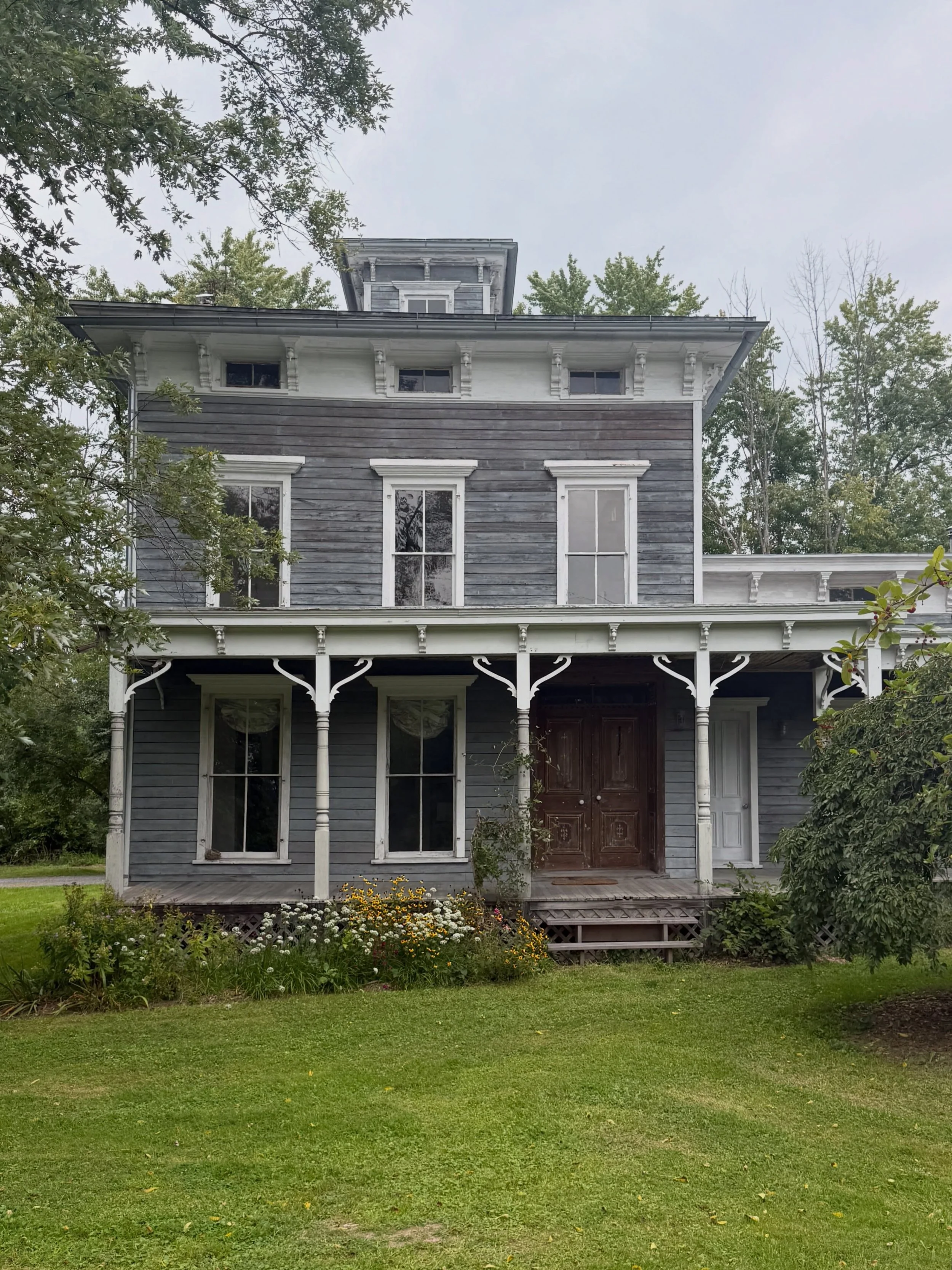 . sold .

Closed on this incredible antique home in Hudson last week, and still swooning over all the original details. 🗝️

And with a sudden crisp to the air 🍃 that garden already has me nostalgic for summer&rsquo;s lush bounty&hellip; 🥹🍅 

But 