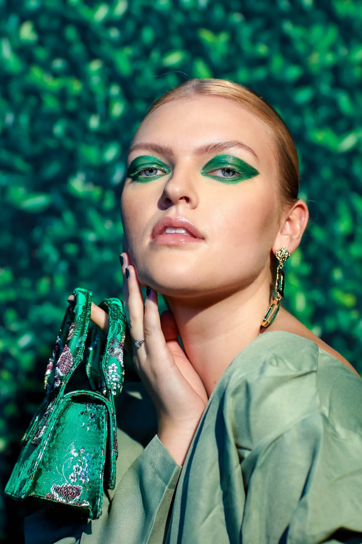 Model- Izzy Short
Make-up- Barbora Kolibikova