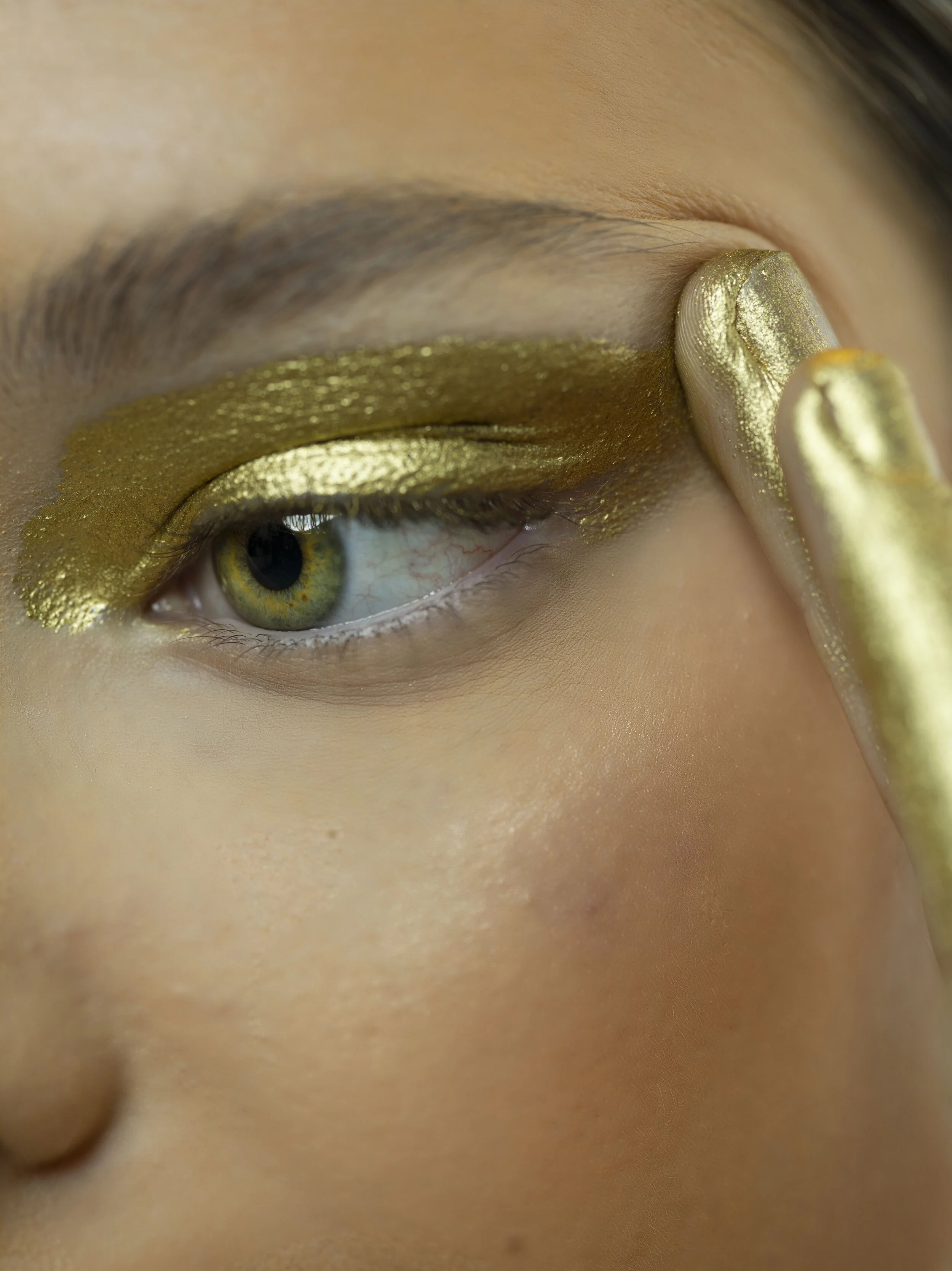 Gold Editorial beauty for GUNK Magazine
Model- Issy Whitlock
Make-up- Olivia Smith 