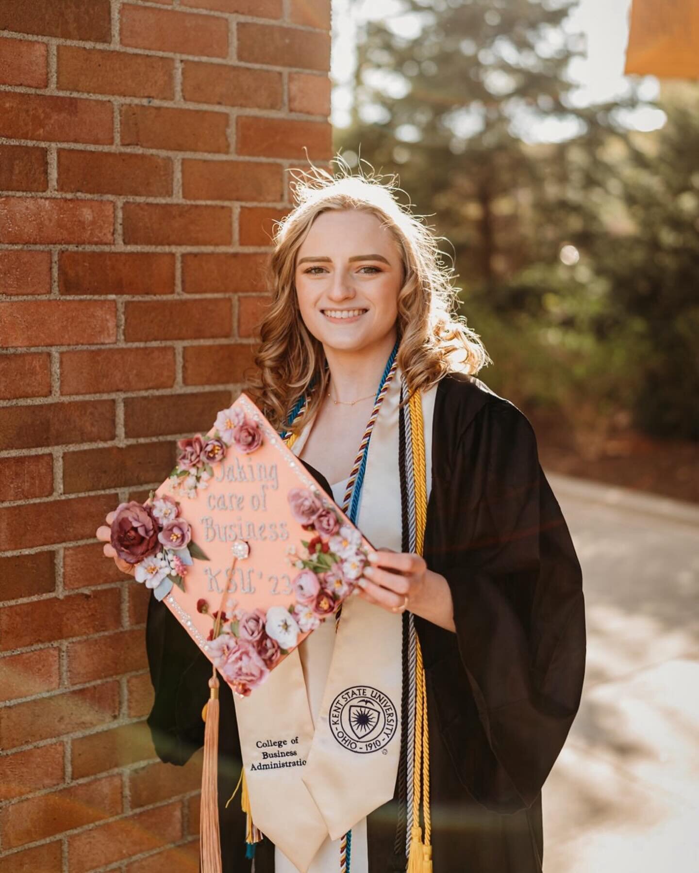 Michaela's grad session is on the blog! We had the most beautiful day last spring for her session! She was the sweetest and oh so gorgeous! 💓 another few weeks until the trees start blooming again, I can barely contain my excitement! So ready for sp