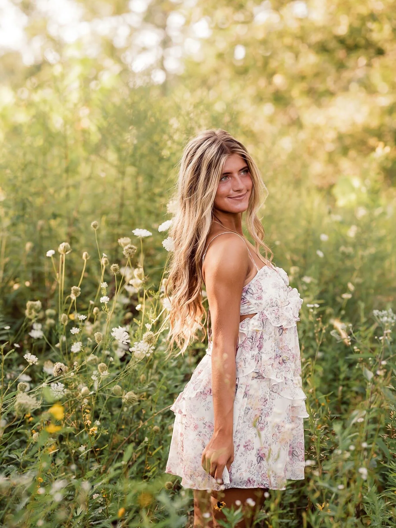 Payton, you are beyond gorgeous 💞I loved shooting with you and it was so great spending that beautiful afternoon chasing the light with you and your sweet mom. ☀️🌾 Thank you for being so amazing! 
.
.
.
#edinamerkelphotography
#portraitphotography
