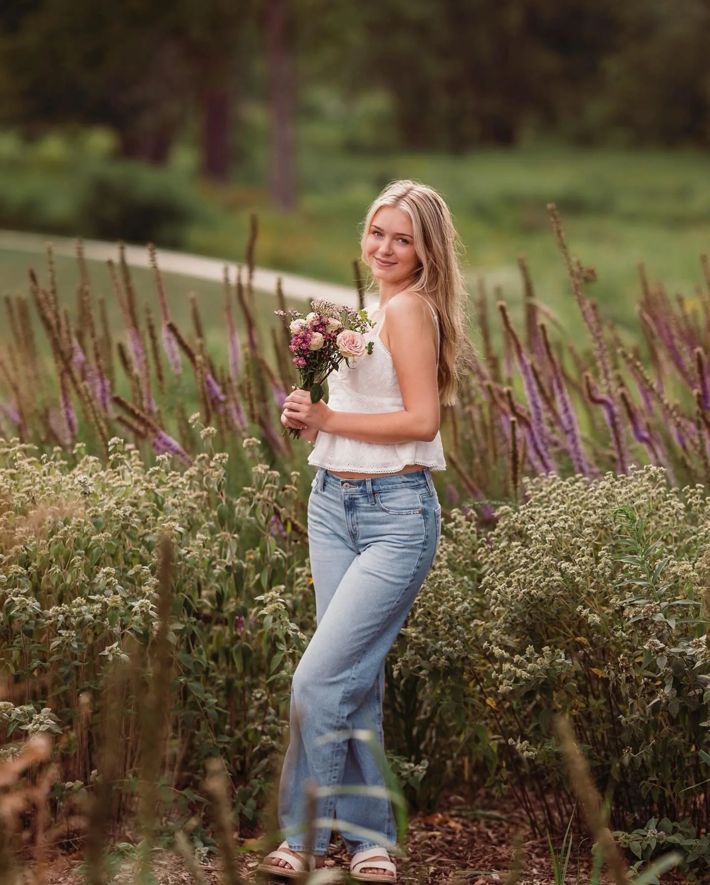 Summer sessions were so magical this year! 💓🌸☀️ Alana was pure sunshine, sweet and beautiful, my camera adored her! 🤩 these pictures are just a sample of the gorgeous images we captured 💓
.
.
.
.
#edinamerkelphotography
#portraitphotography
#seni