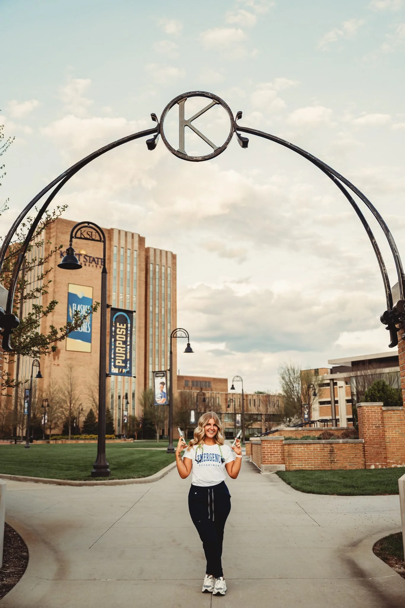 college-grad-photo-session-at-kent-state-university-campus.jpg