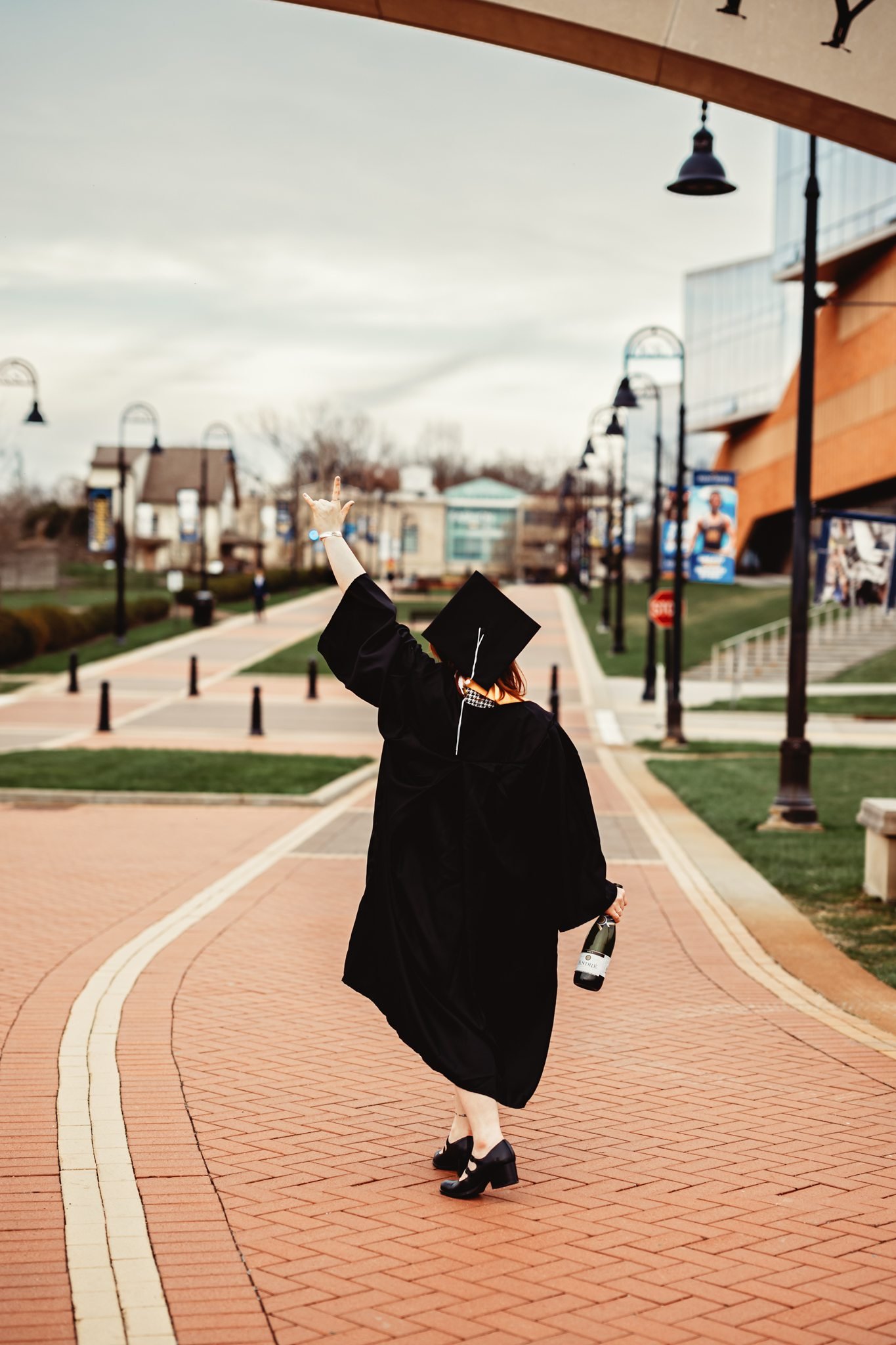 cap-and-gown-kent-state-photo-session-by-edina-merkel.jpg