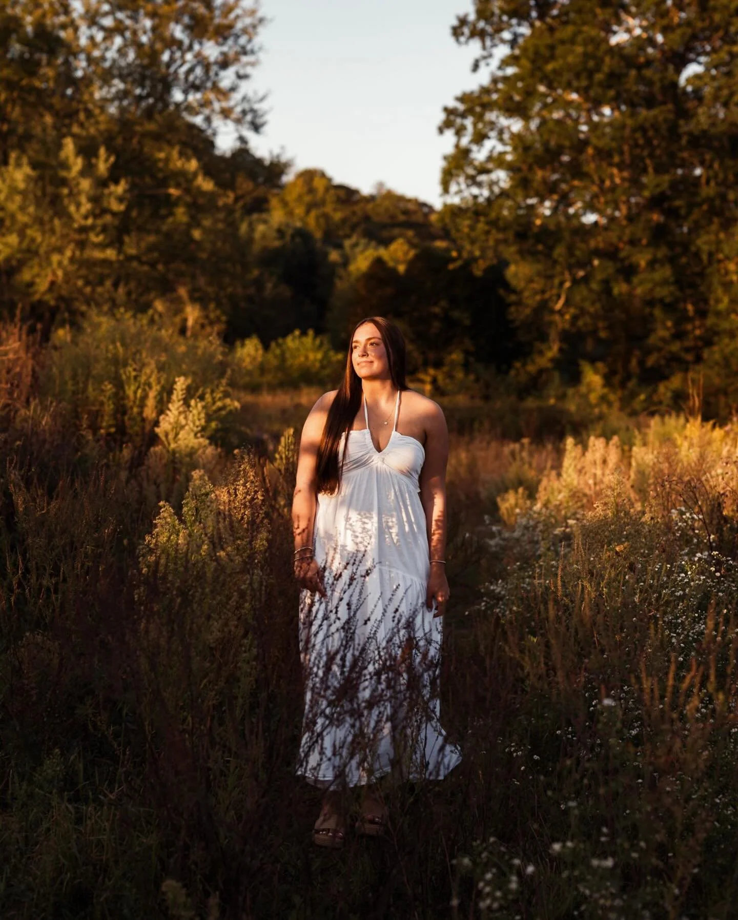 Bringing a little warmth and color to this snowy Ohio Sunday ✨ Abby was pure magic&mdash;her gentle soul and natural beauty came through in every image 🤍 @abby.dresss you are a dreammmmm! Thank you for choosing me to take your senior pictures, enjoy