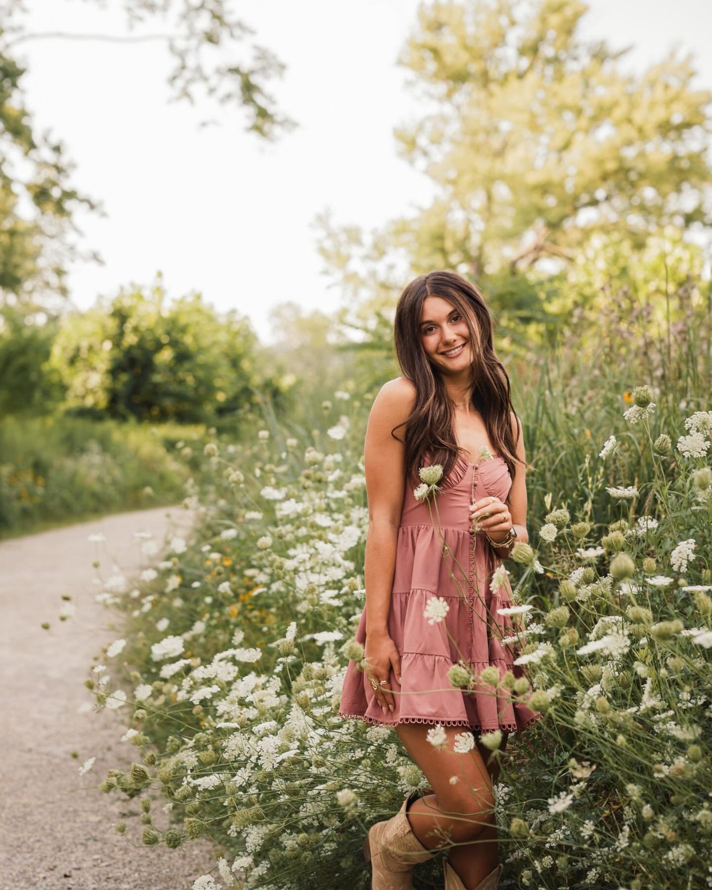 Summer sessions like this one are everything ☀️✨pure magic in every moment. Camryn is a doll and such a joy to capture! 🧡I couldn't love this session more! @camryn.lappe you are so beautiful! 🥰

.
.
.
.
.
#seniorportrait 
#portraitphotography
#seni