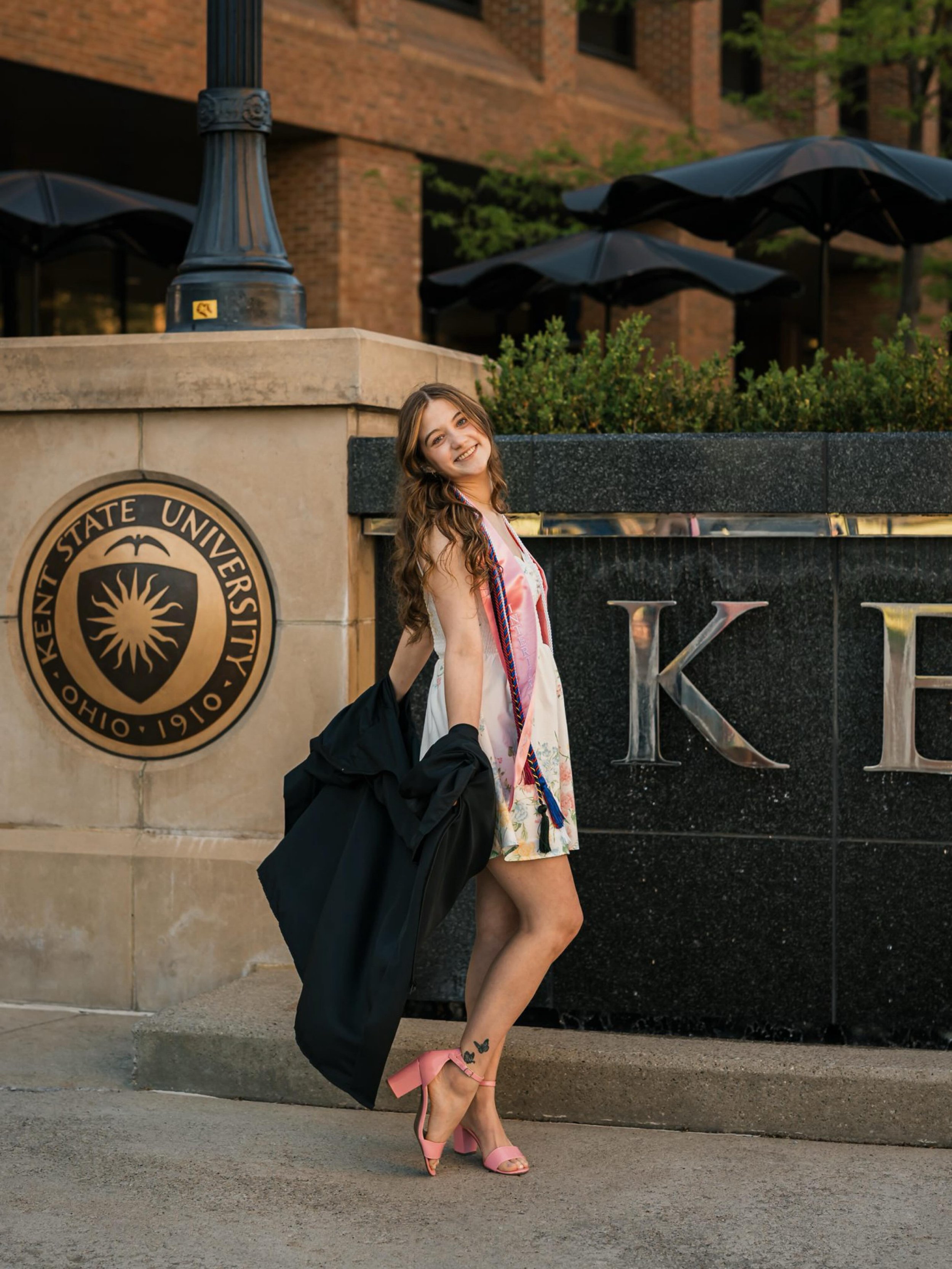 Oh, the joy, the details, and the sweetest graduate 💕✨ I couldn&rsquo;t have dreamed up a more perfect evening capturing this special season with Natalie! 🎓
.
.
.
#kentstateuniversity 
#seniorphotographer
#collegegraduate 
#seniorportraitphotograph