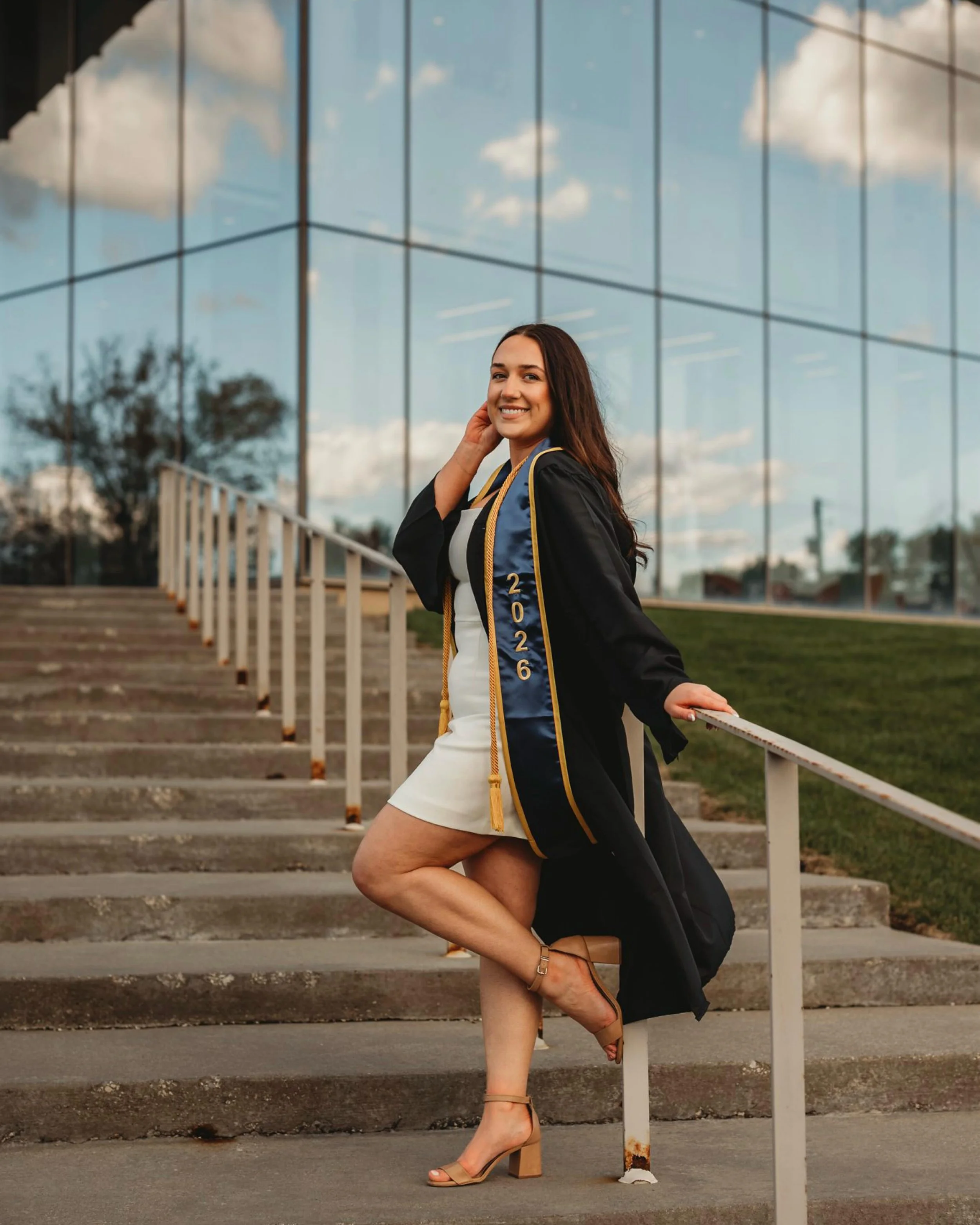 Just got back from Brazil and couldn&rsquo;t wait to share Olivia&rsquo;s gorgeous graduation session🎓✨ Sweet, beautiful, and so deserving of this moment. We had the most perfect evening at KSU, and I loved every second of capturing it. Congratulati