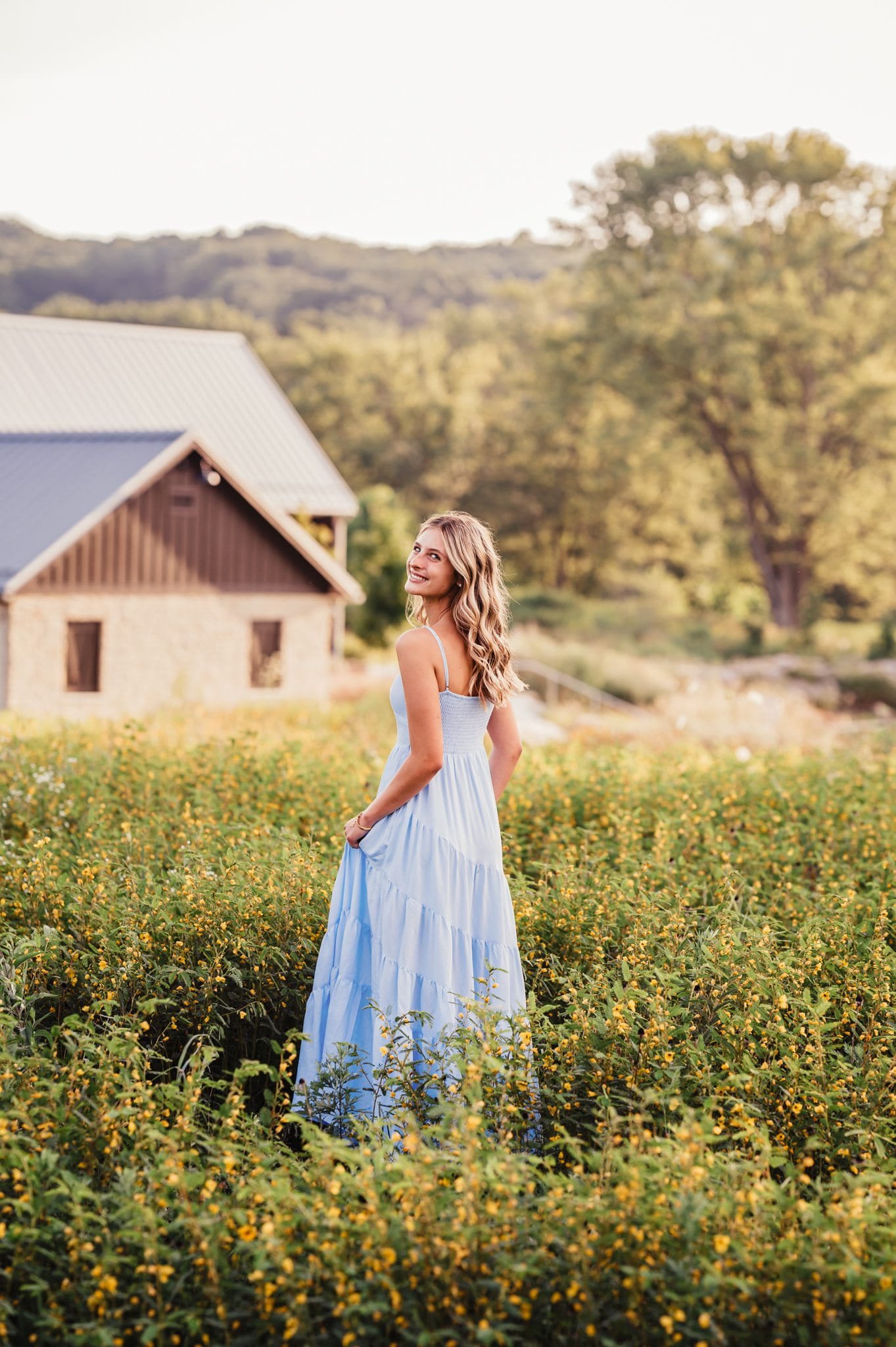 cascade-valley-metro-park-wildflower-field-senior-pictures.jpg