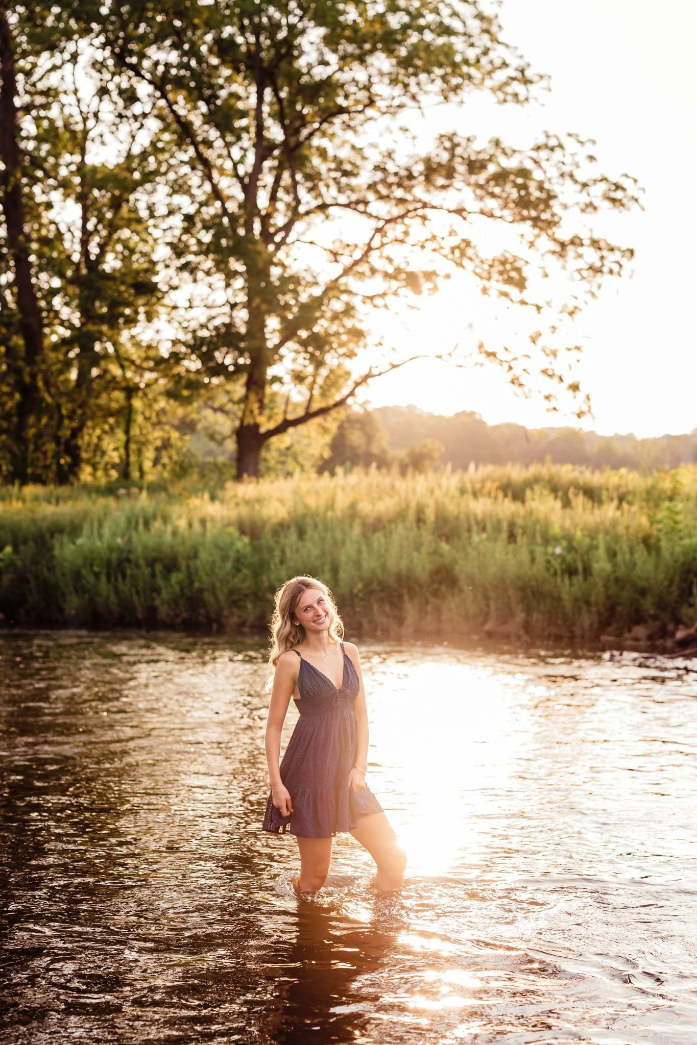 cuyahoga-river-senior-portraits-akron-oh-photographer.jpg