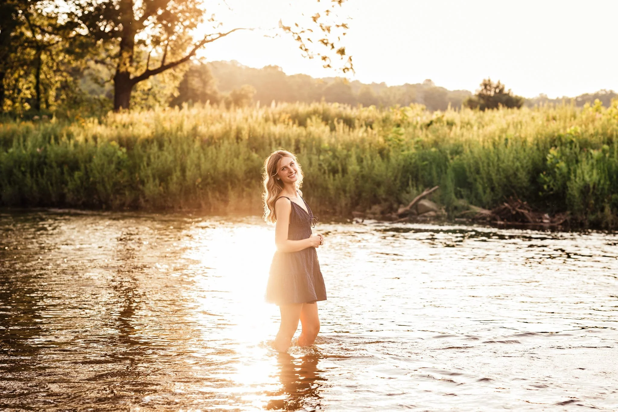 cuyahoga-river-senior-portraits-akron-photographer.jpg