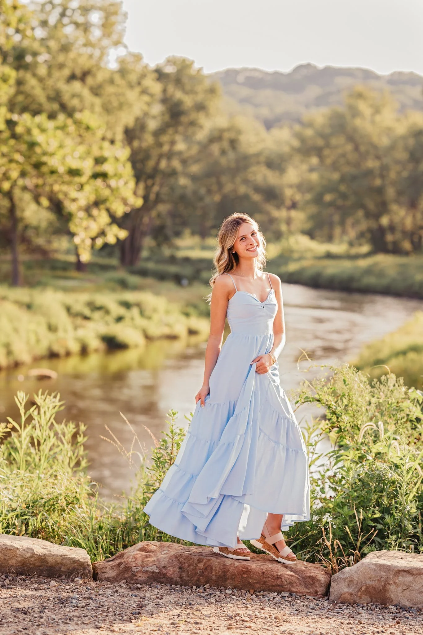 golden-hour-senior-photo-session-cuyahoga-river-akron-oh.jpg