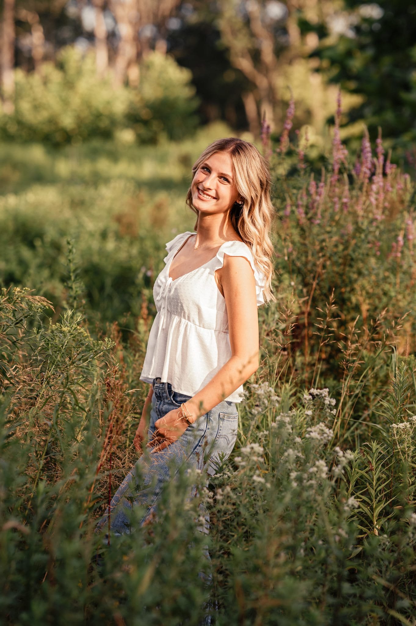senior-portraits-flower-field-cascade-valley-akron-oh.jpg