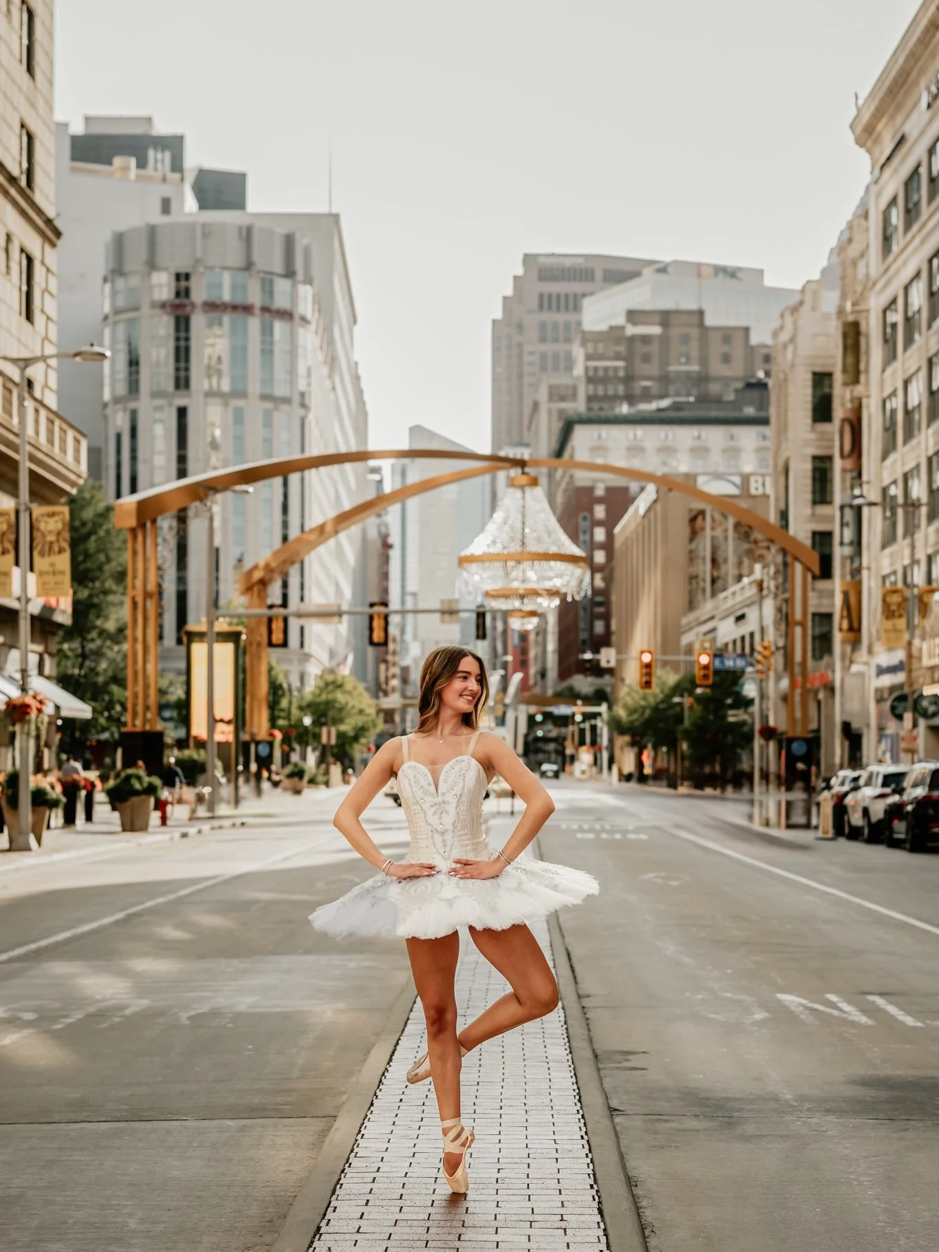 Morgan&rsquo;s senior  session in Cleveland was one to remember&mdash;turning heads, stopping traffic, and stealing the spotlight. ✨🩰 Her brown dress was the perfect outfit for downtown, adding the perfect mix of effortless style and city-chic vibes