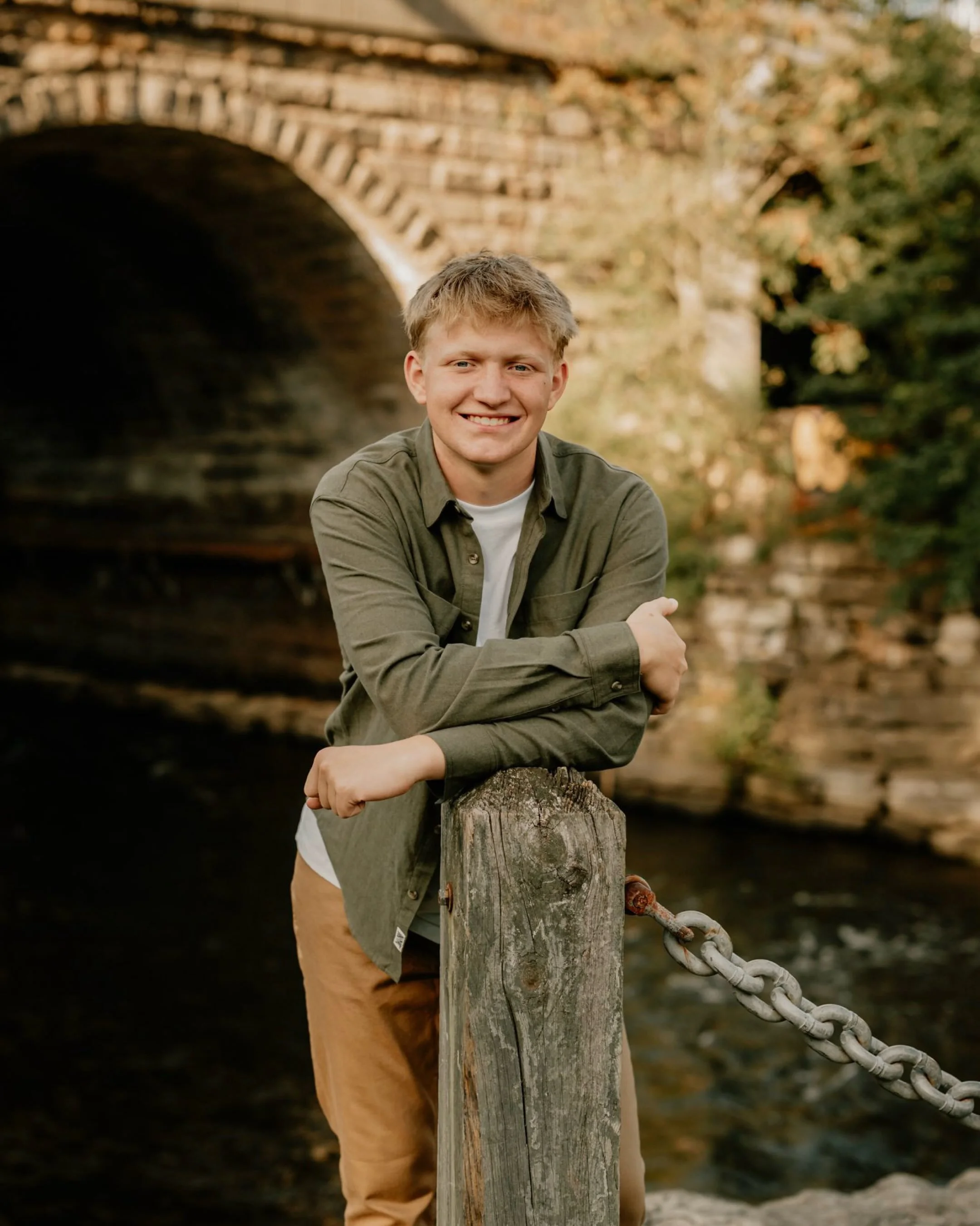 Senior 🌞day with Nigel! ✨✨✨
.
.
.
#seniorphotos 
#seniorphotographer
#kentohio 
#classof2027 
#seniorsunday