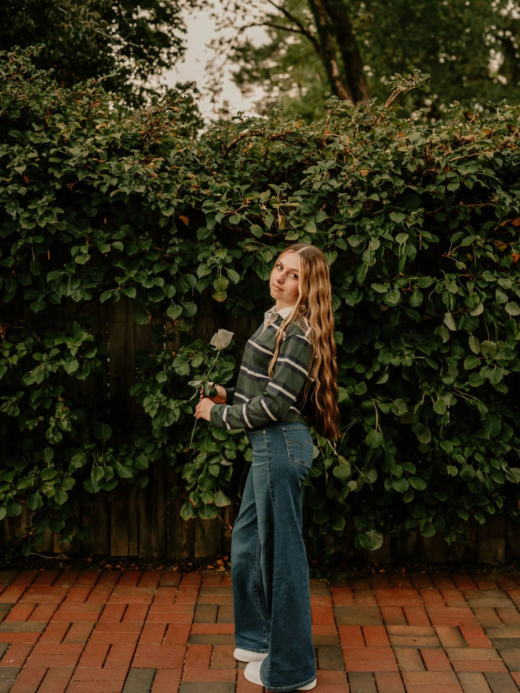 Senior ☀️day with Angelina! The sweetest angel on earth! 💕
.
.
.
#seniorsunday 
#seniorphotographer
#neohiophotographer 
#classof2027 
#seniorpictures