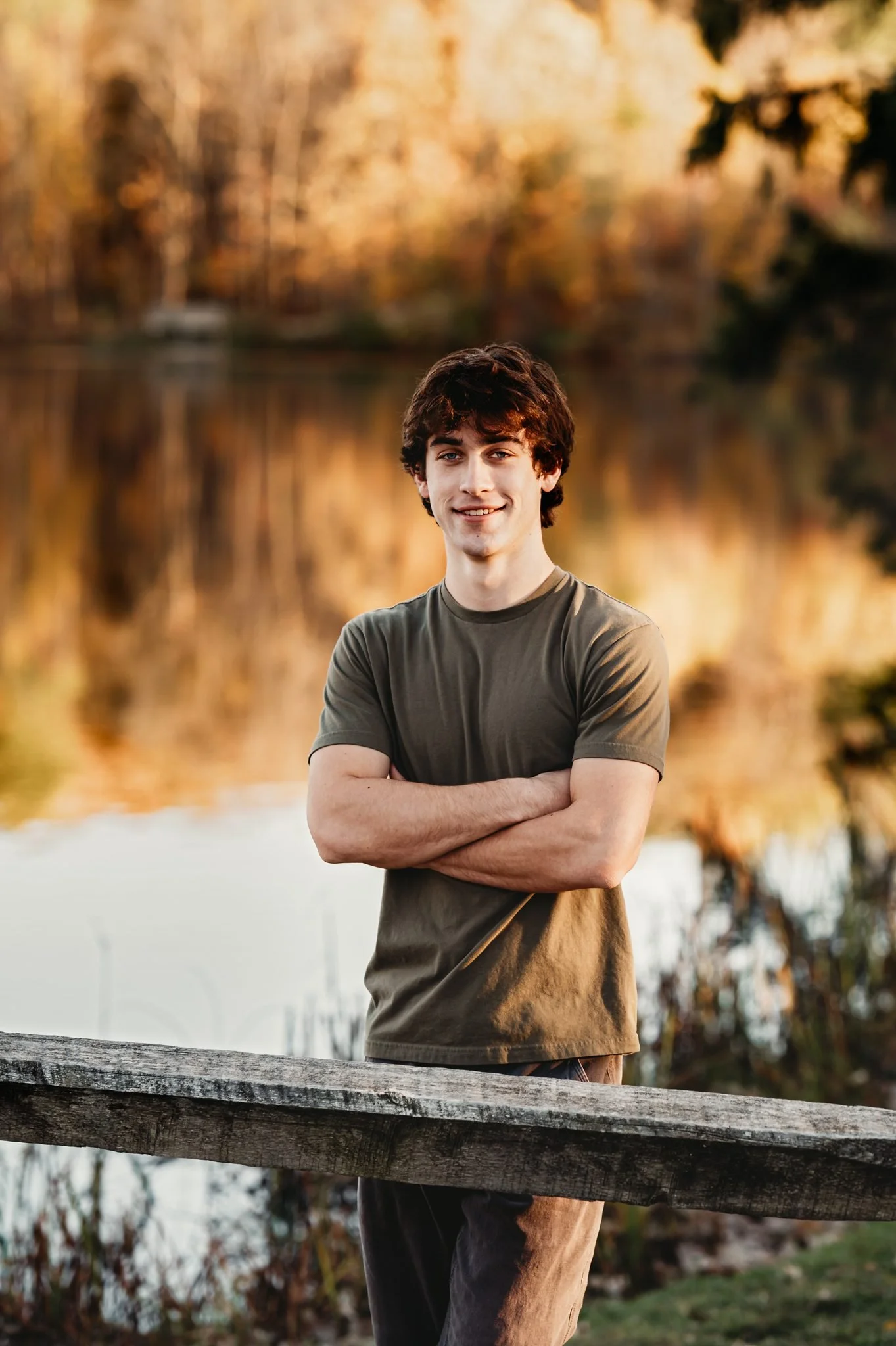 senior-photo-session-by-the-lake-at-hudson-springs-park.jpg
