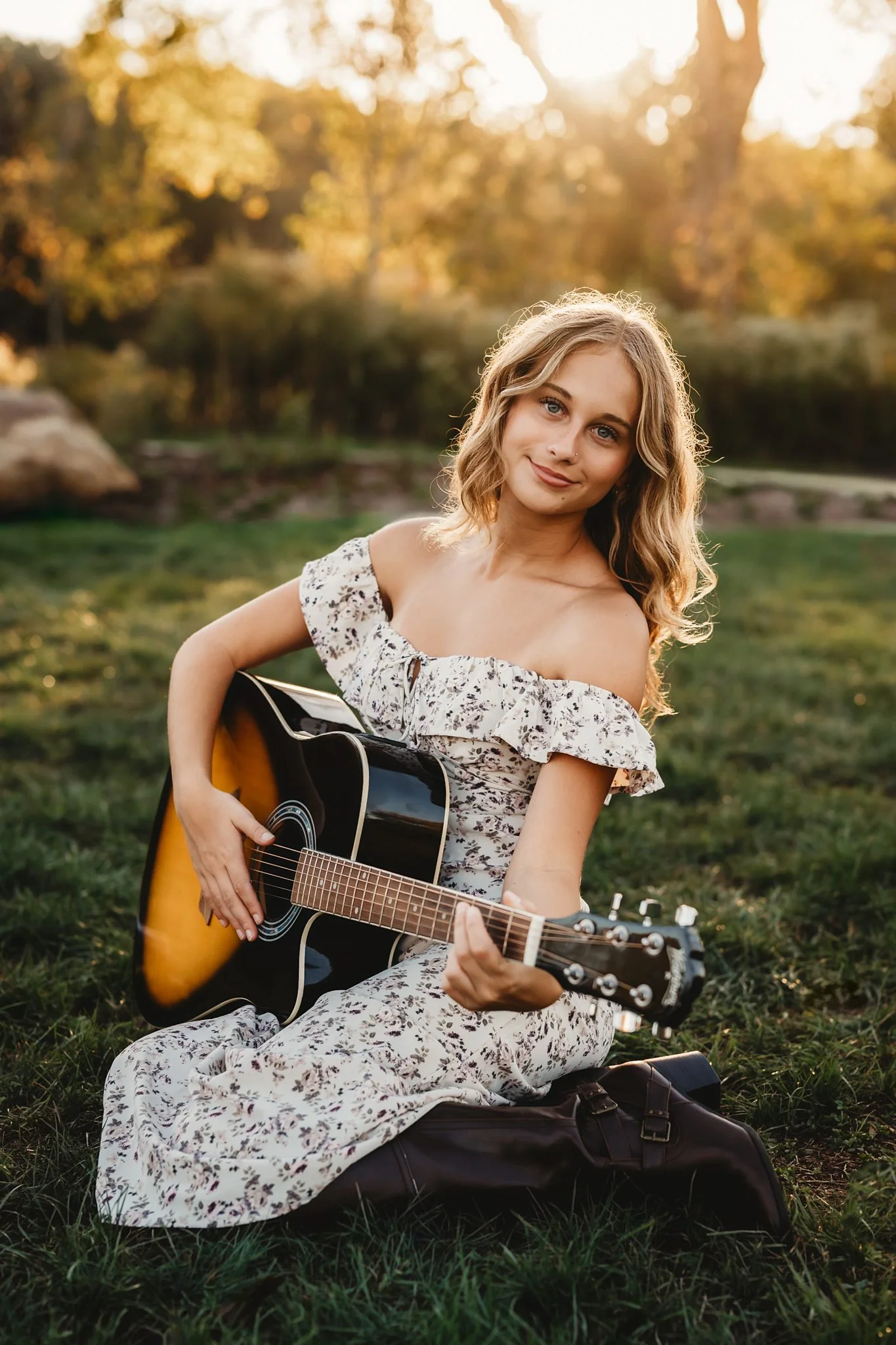 senior photography session at cascade valley park during golden hour