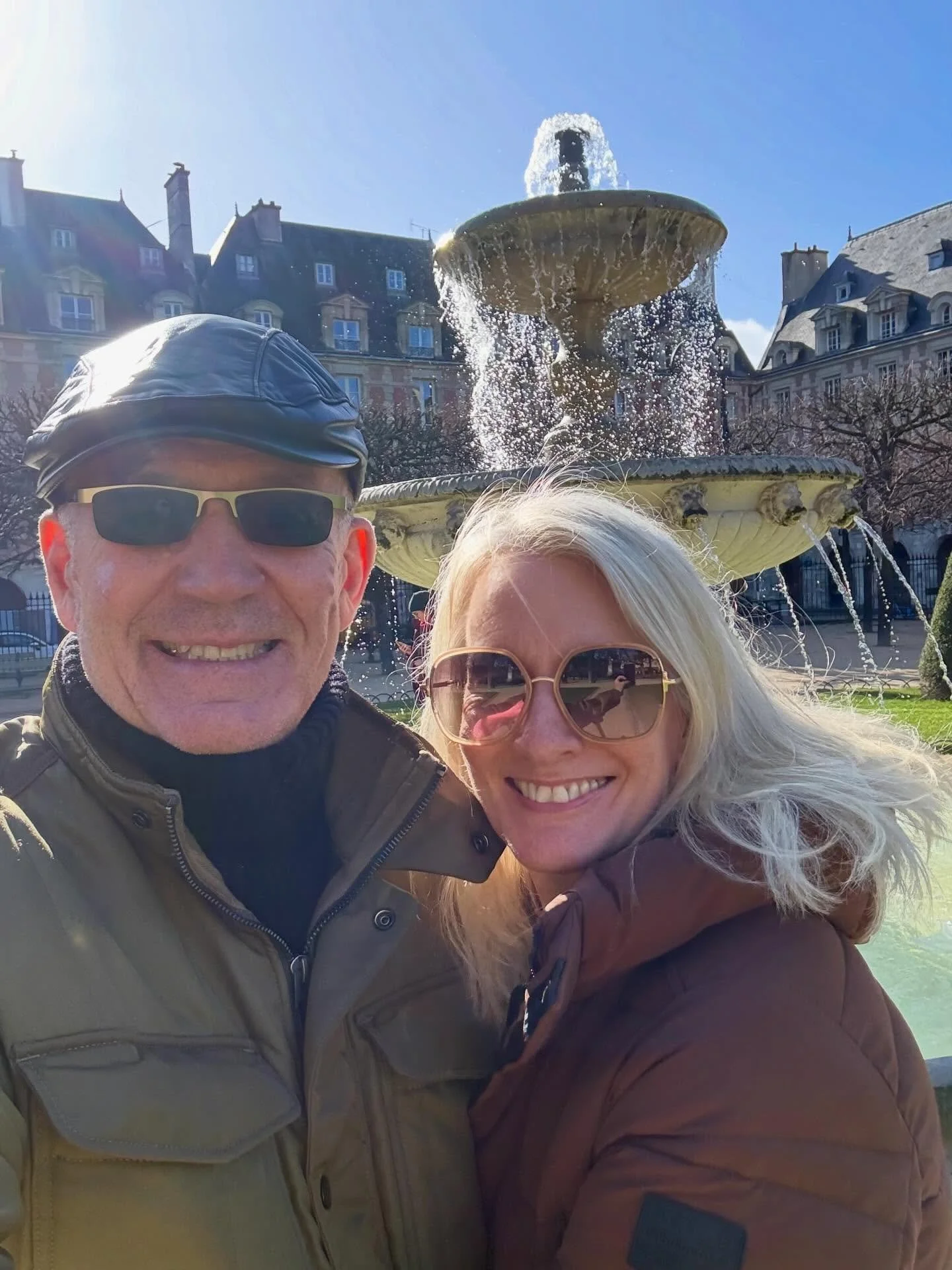 Enjoying a few days in Paris before we head to Les Sables d&rsquo;Olonne to meet @macavity_thesailingcat for the first time ⛵️

#vickivirtueauthor #excesscatamarans #paris #sailingadventure