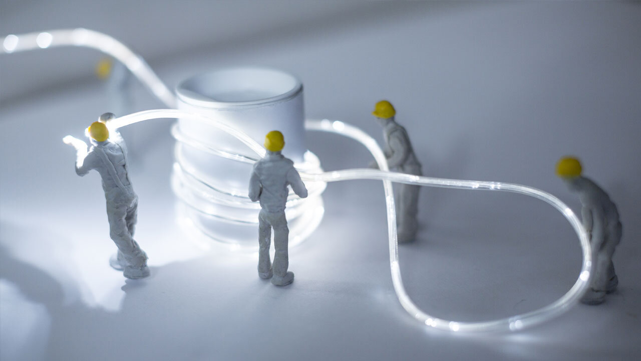 Fiber Blower vs. Fiber Puller - Which is better for fiber optic installation?