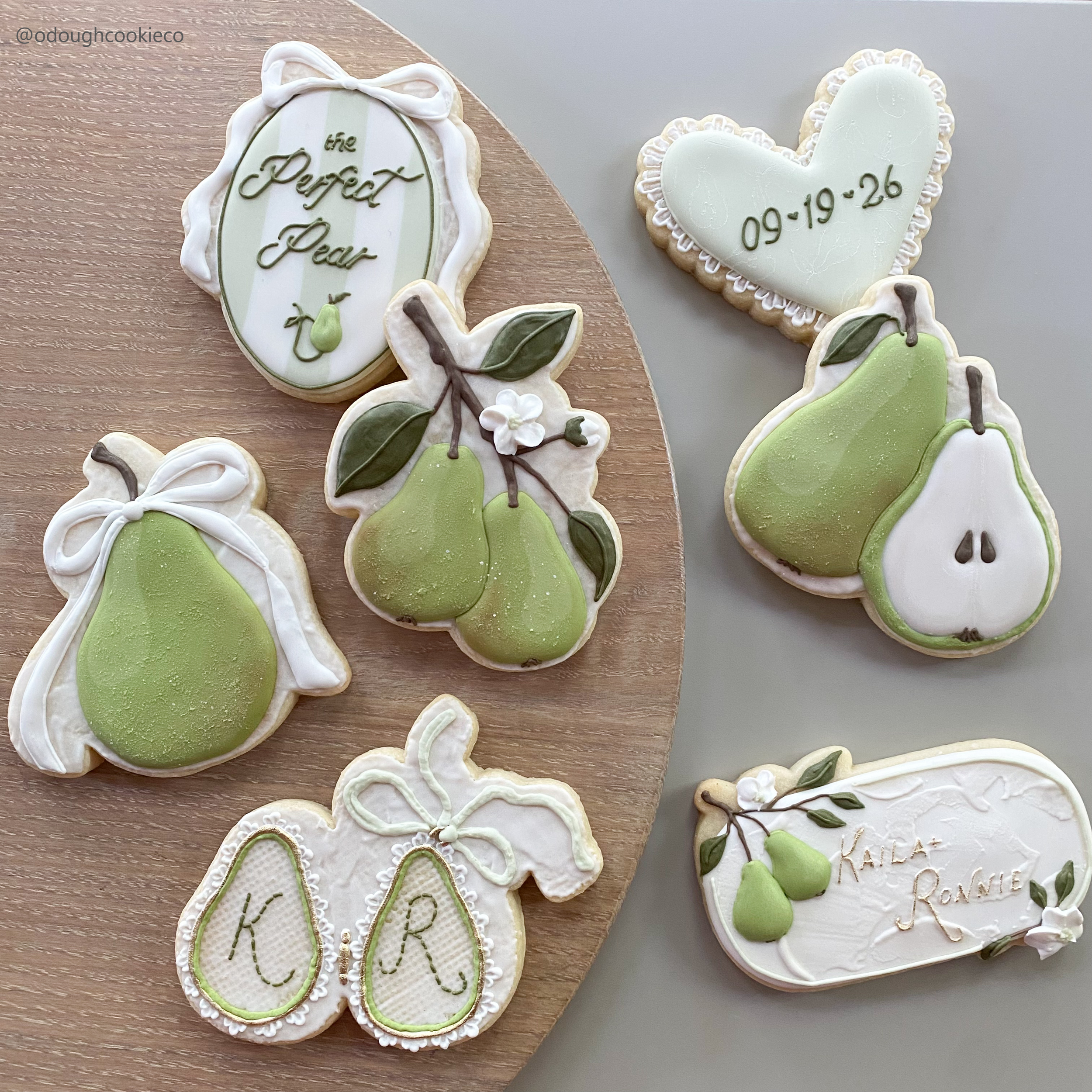 Perfect Pear Set, bow pear, bow pearl plaque, pear pair, pear branch, pear locket, pear capsule.png