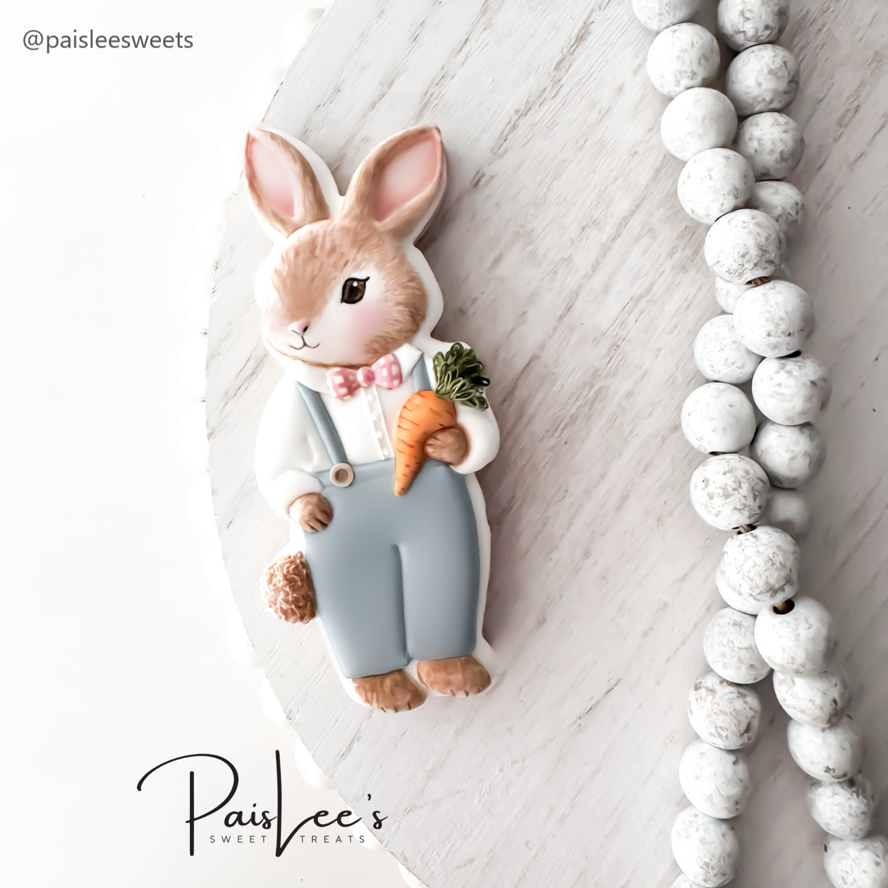 Easter Meadow Set, standing carrot bunny.png