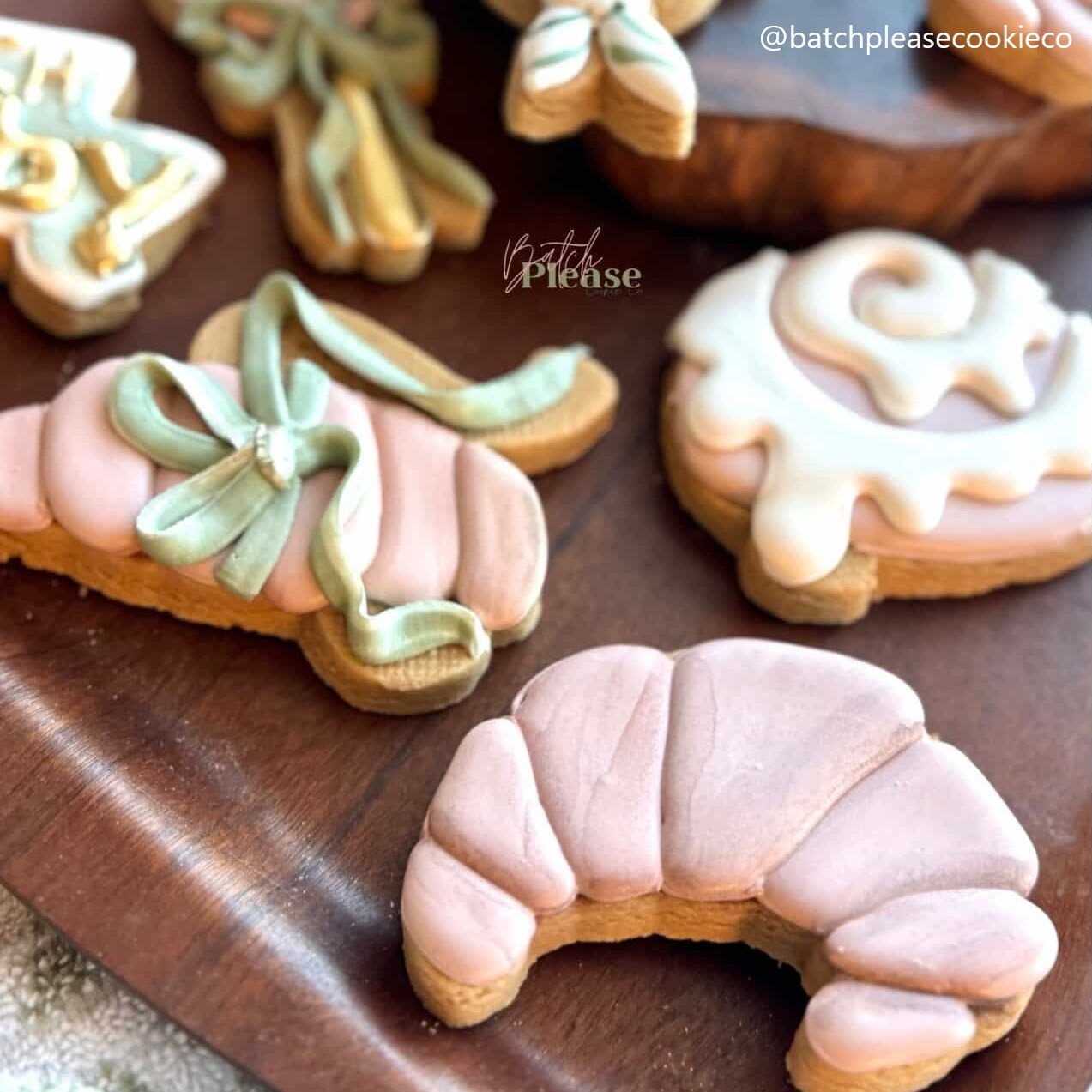 Baby Brunch Set, brunch croissant, bow croissant, cinnamon roll.jpg