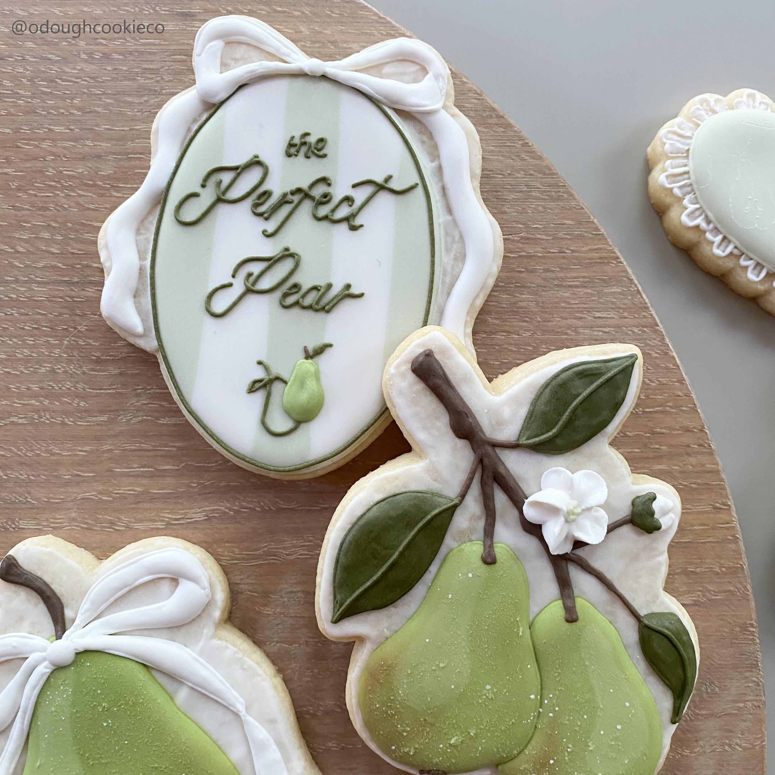 Perfect Pear Set, bow pearl plaque, pear branch.png