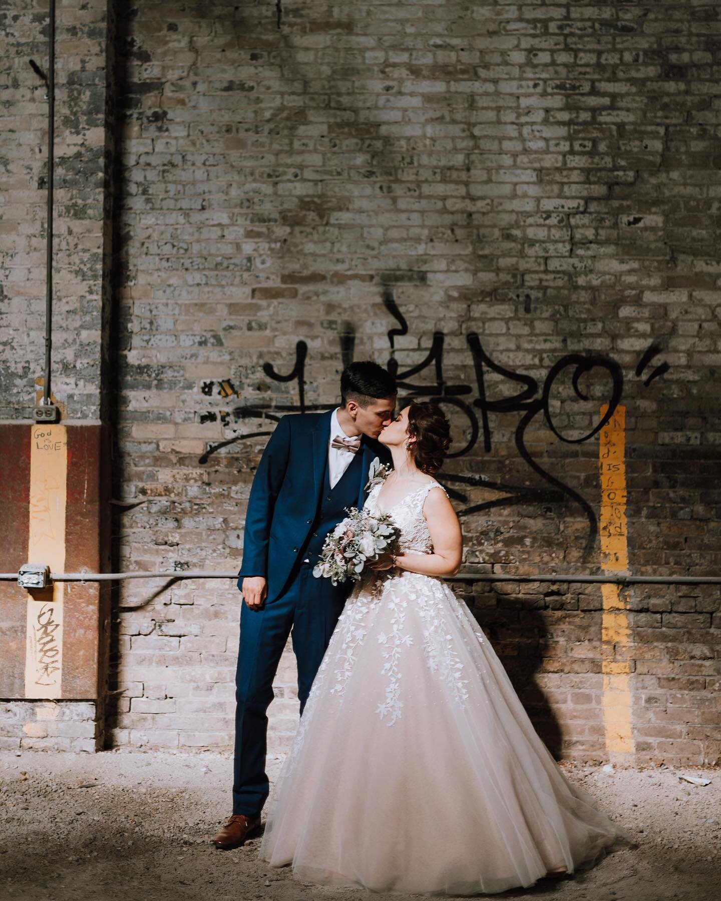 Finding unique spaces to snap a moment on your wedding day lights me up! I love exploring and I love spur of the moment shoot locations, like this empty garage next to the bar we stopped downtown at on Steph and Marc&rsquo;s wedding day! 📸

&bull;
&