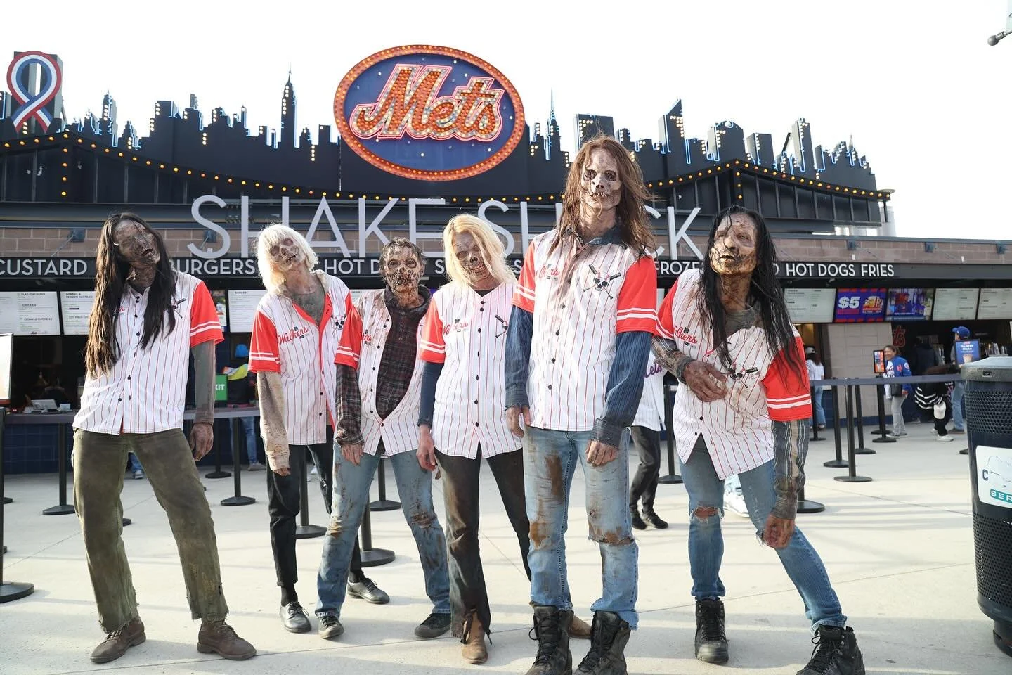 The Walking Dead: Dead City takeover in New York City was unforgettable. We brought the walkers to iconic NYC locations including the NYCRUNS Brooklyn Half Marathon, Penn Station, PopUp Bagels, The Empire State Building and more, creating excitement 