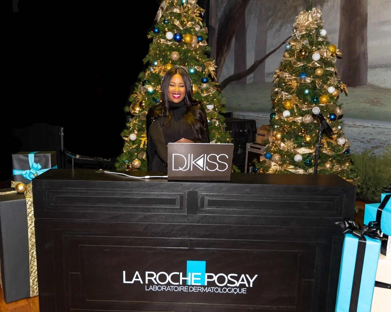 LaRochePosayHoliday24Selects-15 Large.jpeg