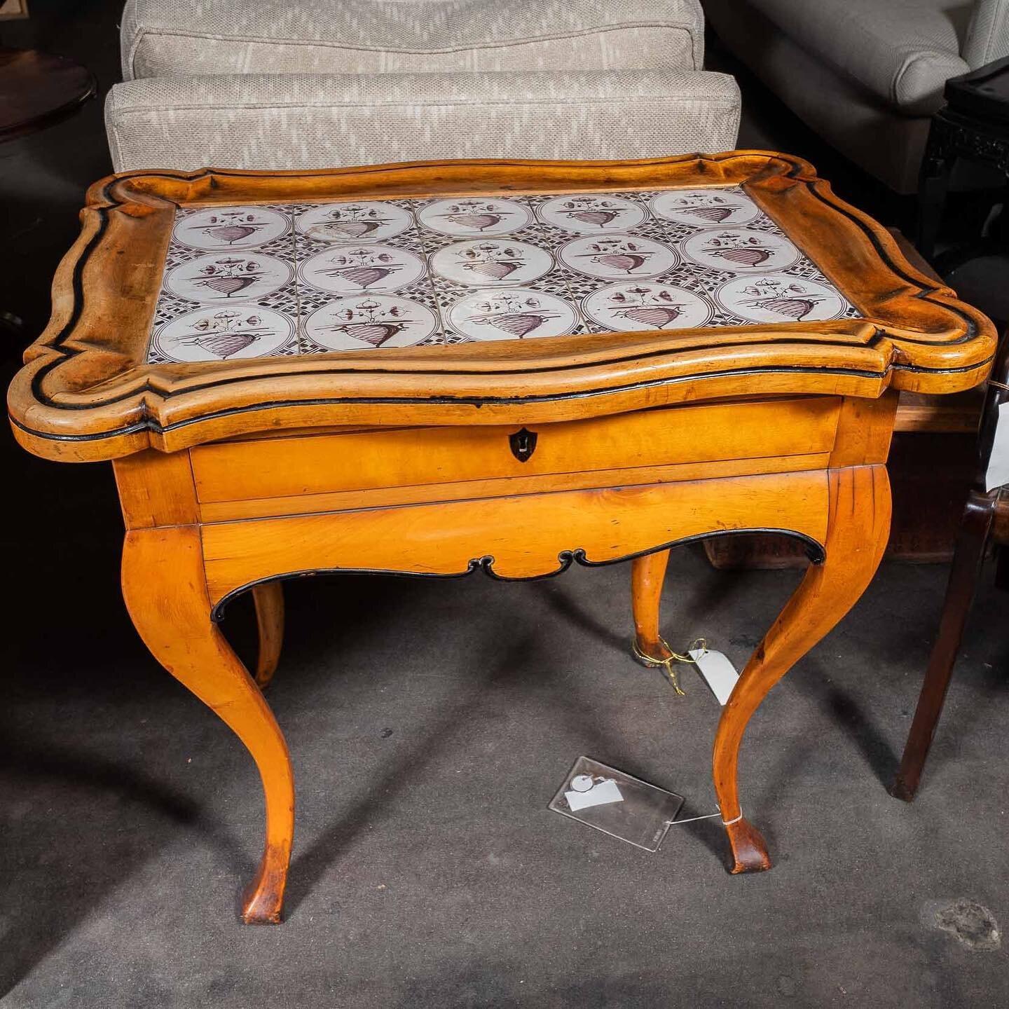 Check out this 1840&rsquo;s Northern German Rococo style fruit wood table with &quot;Kellinghus&quot; tiles that were made around 1750! Available this weekend at out #interiordesigner #pasadena warehouse reduction sale!
👉 #linkinbio 👈
.
.
.
#pasade