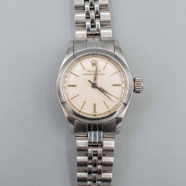 Ohhhh!!! This ladies #vintagerolex #rolex can be yours! This #watch will be part of our online Virtual Pasadena Estate Sale starting this Saturday. 

#pasadena #pasadenacalifornia #losangeles #estatesale #estatesales #estatesaleshopping #estatesalefi