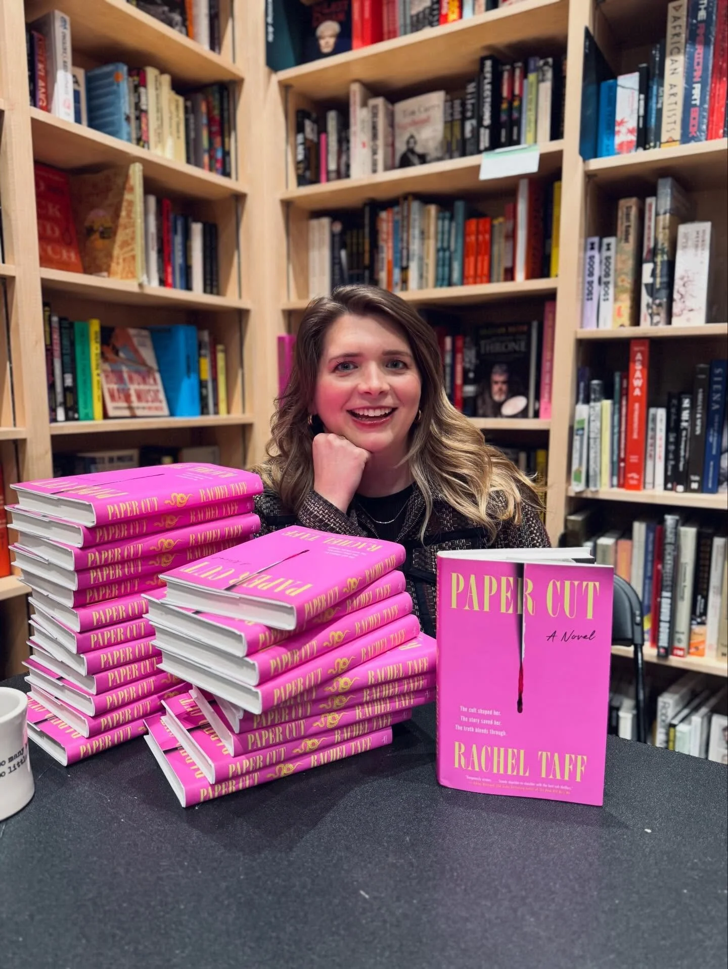 scenes from a book tour ✈️📚💃🏻 part one 

the last month has been a delightful, wild blur of airports, outfit selections, book signings, caffeine, cat naps, hugs from family and friends, a celebratory dinner with my fab editor @danielledieterich an