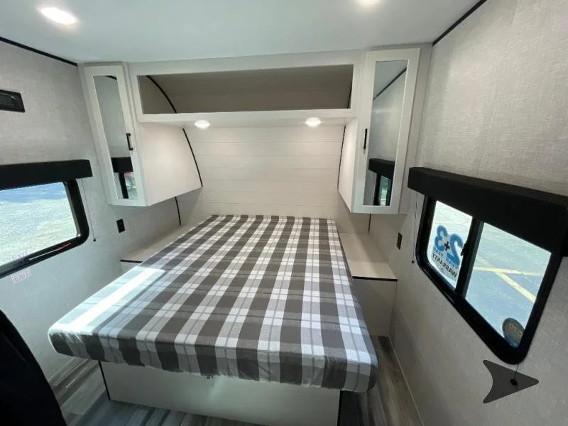 jayco queen bedroom.jpg