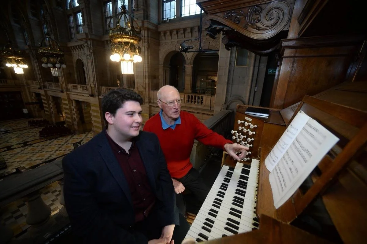 I am sad to share that Jim Hunter, Director of Music at @kelvingroveartgalleryandmuseum, has passed away.

I first met Jim when I was 20 years old. Rather than simply letting me loose on the organ, he suggested I go away and work on a few things befo