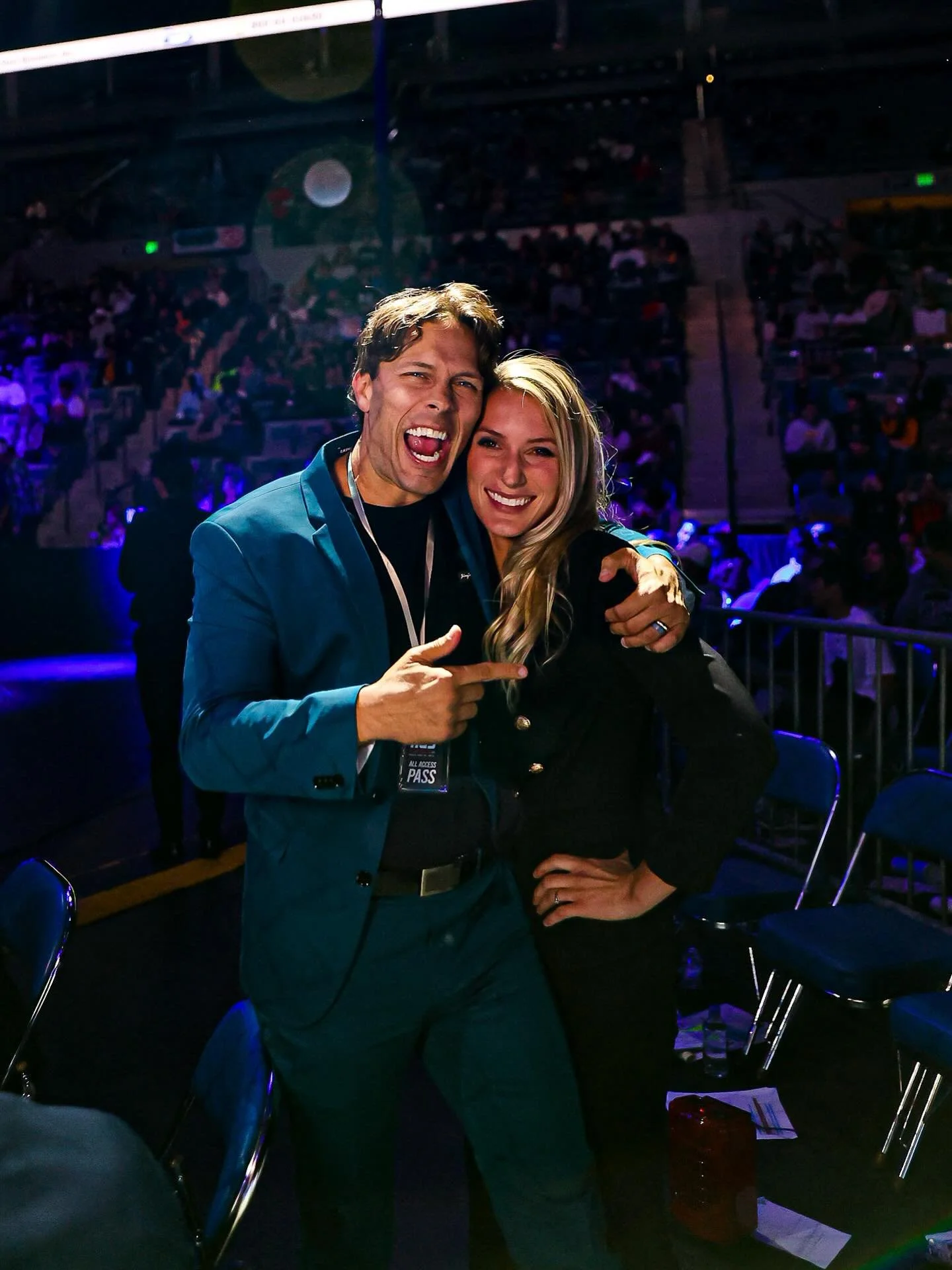 @coachmikelee is back on the call, joining the AOS broadcast team for AOS11 👊🏽💥 AOS11 goes down Friday night at the Grand Wayne Center! Doors at 5! Fights at 6! Tickets are on sale NOW at artofscrap.com ⚡️⚡️