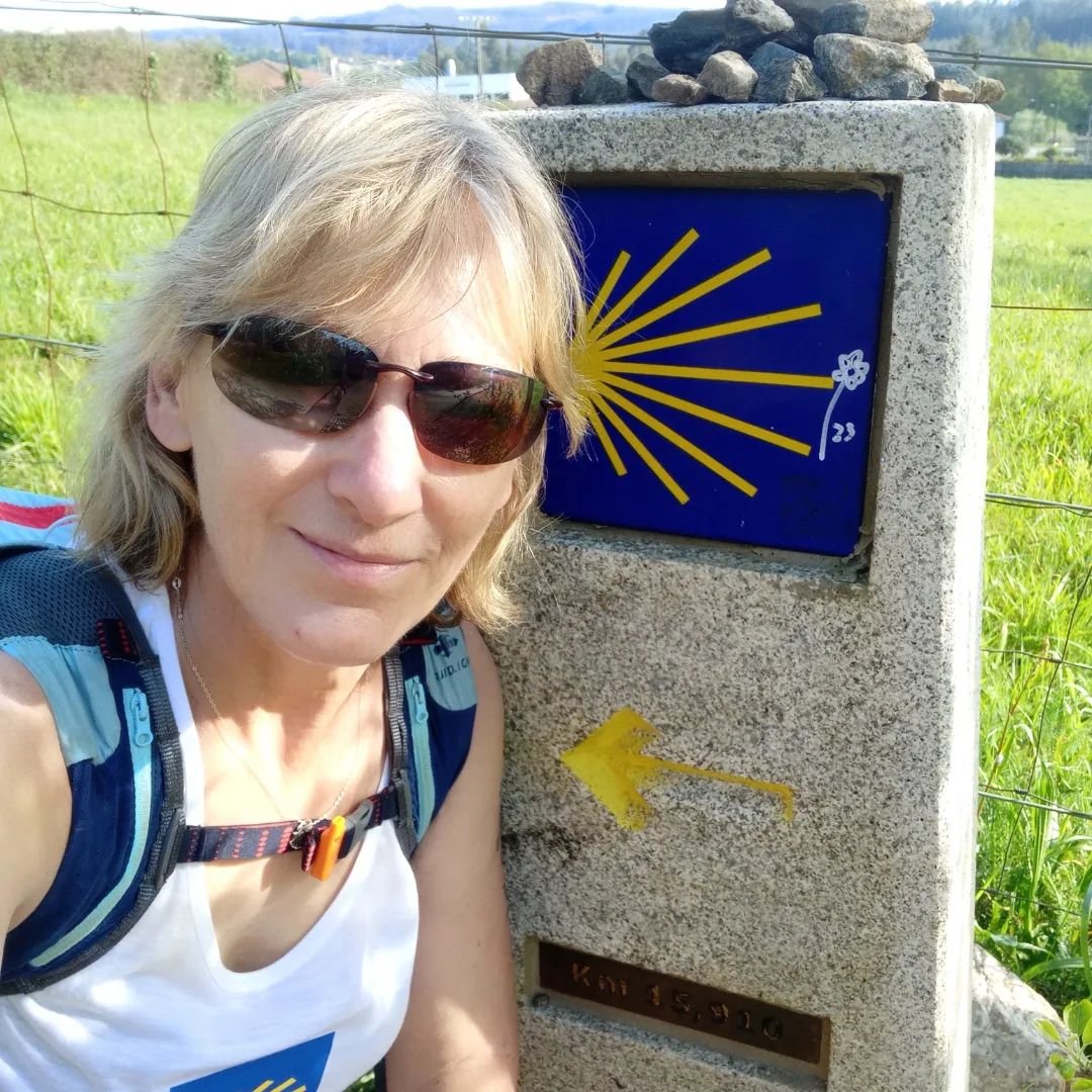 Day 6 the final hike to Santiago 130 km over 6 days its been an amazing adventure @pantasandals 

#caminodesantiago #camino #spain🇪🇸 #walkingholiday #walkingsandals