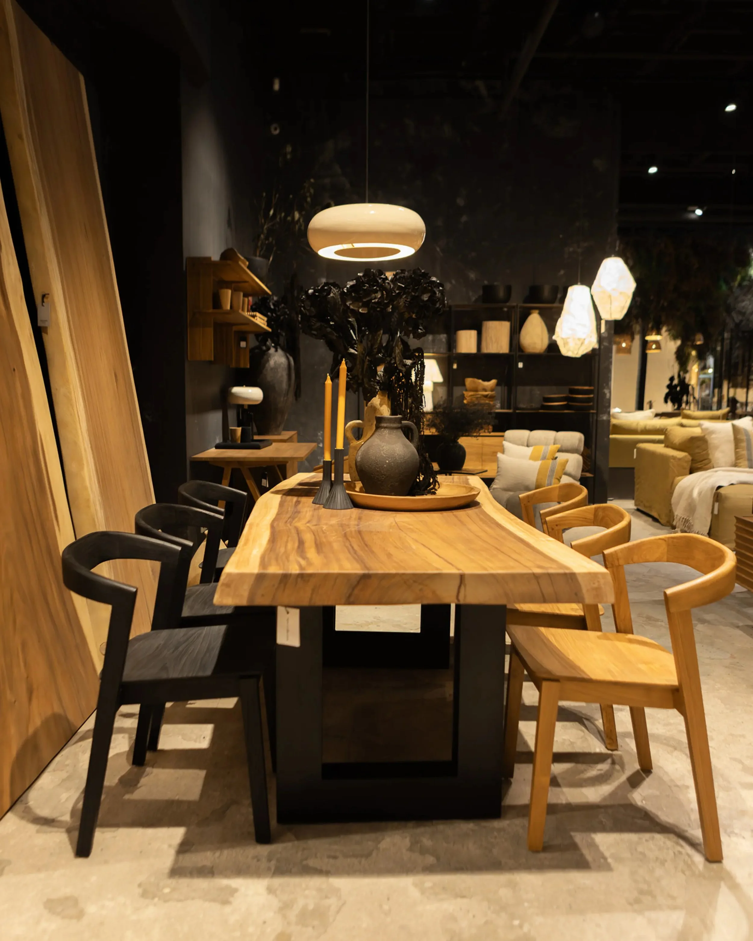 queen-dining-table-in-suar-wood-and-iron-260-x-width-variable-from-70-to-120-cm (2).jpg
