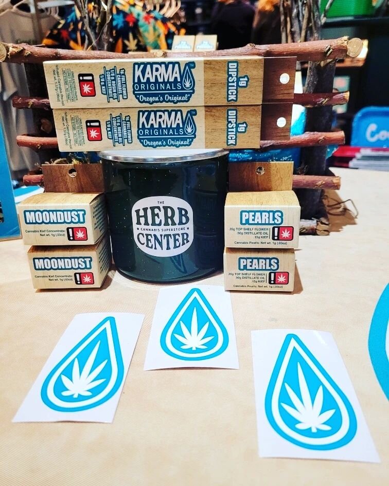 We always catch good Karma @theherbcenter_bend 🤙🦾

Does YOUR favorite local Palace 'O Green carry Nothin' but Nugs?
👀🌱💨

#bendstoners
#cannabiscommunity #getlifted
#cannabisisselfcare #nothinbutnugs
#highsociety #karmapearls #dipsticks